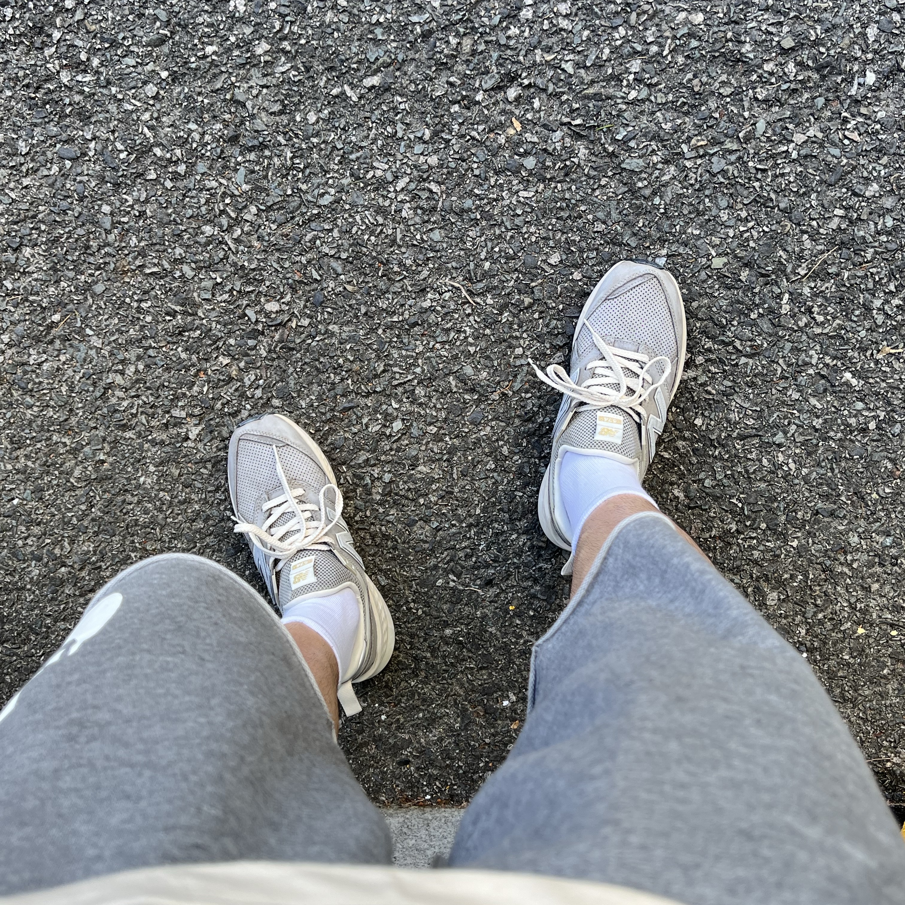 New Balance 574v2 Sport Vintage Grey 착용 스타일 - 2