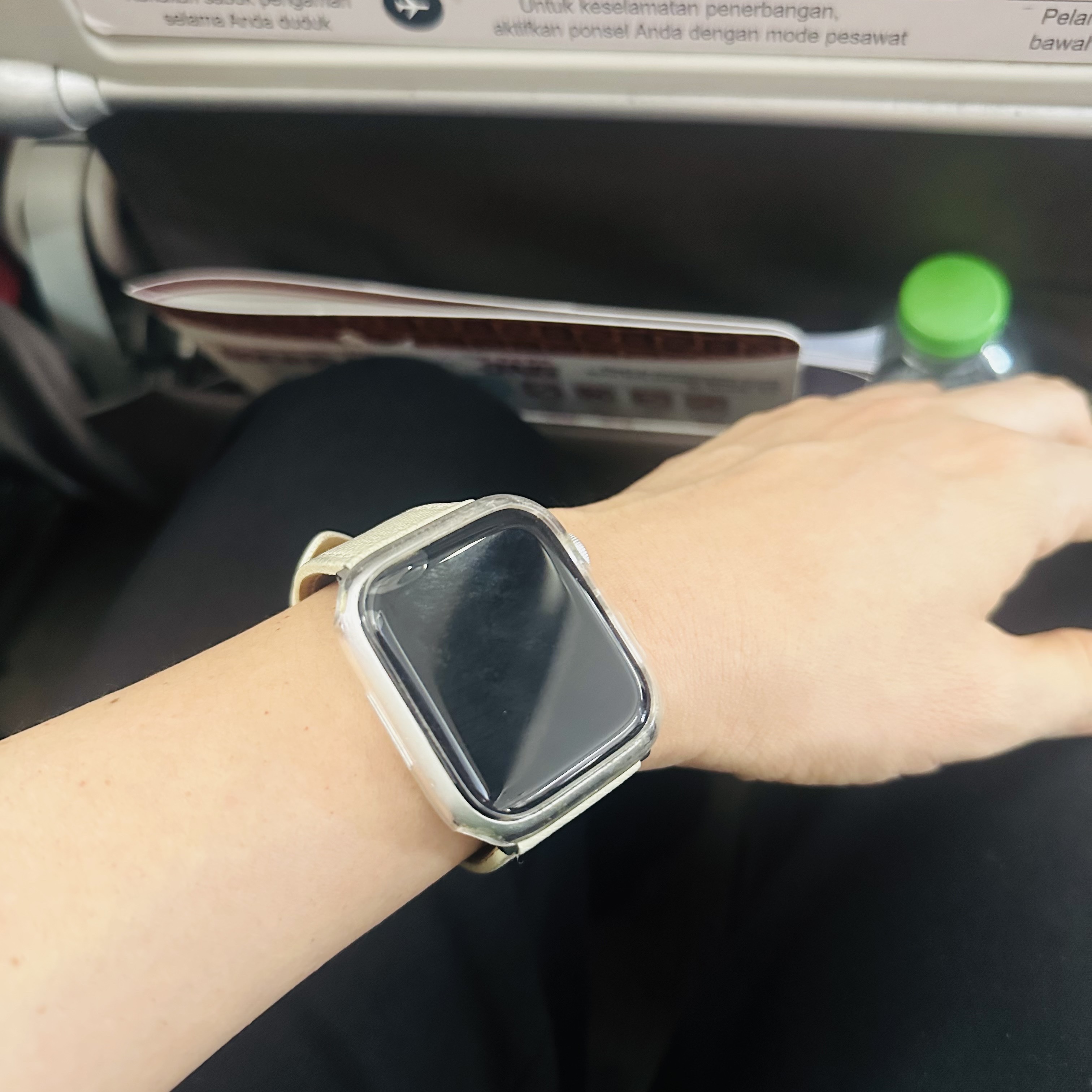 Apple Watch Series 9 45mm GPS Starlight Aluminium Case with Sport Band S/M Starlight (Korean Ver.) 착용 스타일