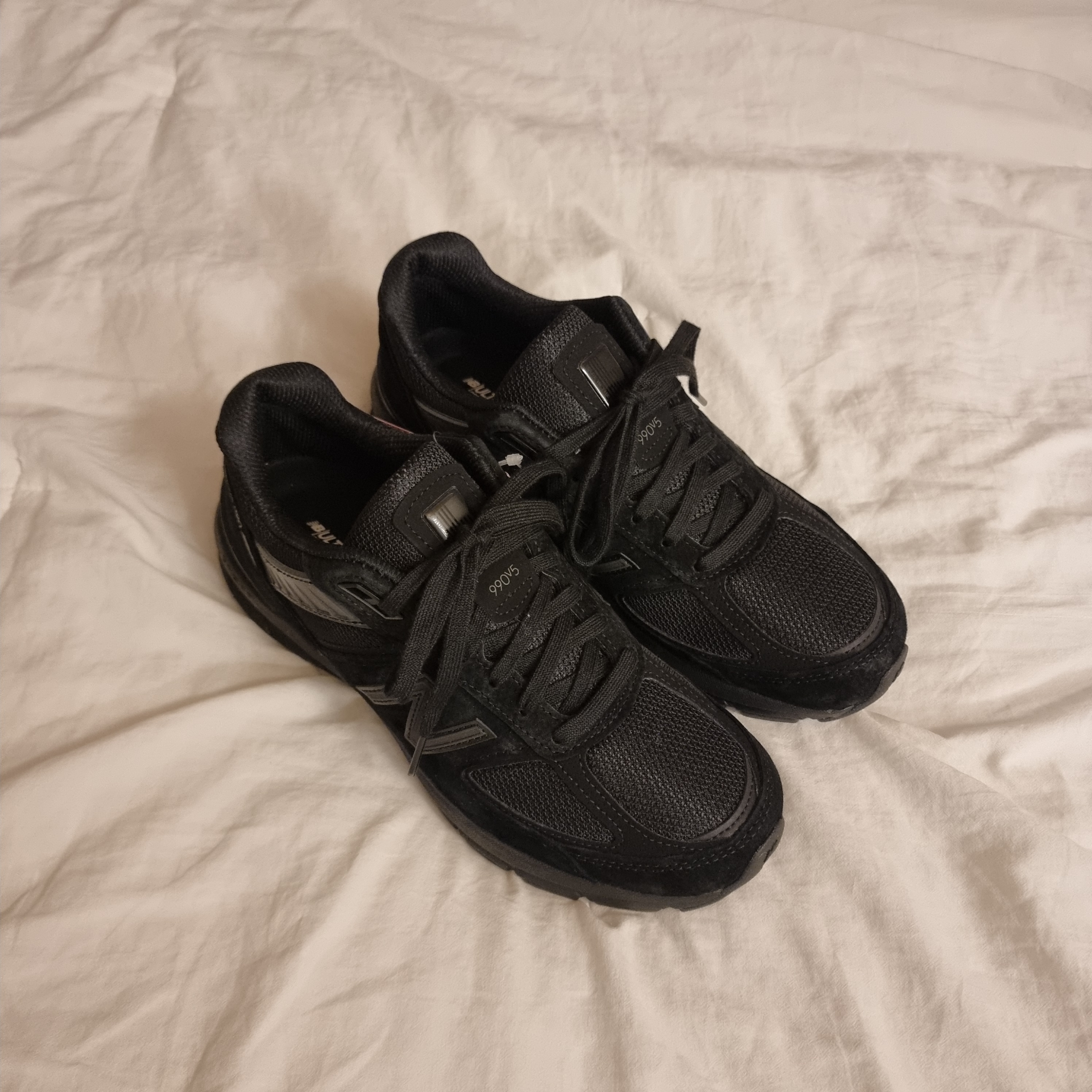 New Balance 990v5 Made in USA Triple Black - D Standard 착용 스타일 - 1