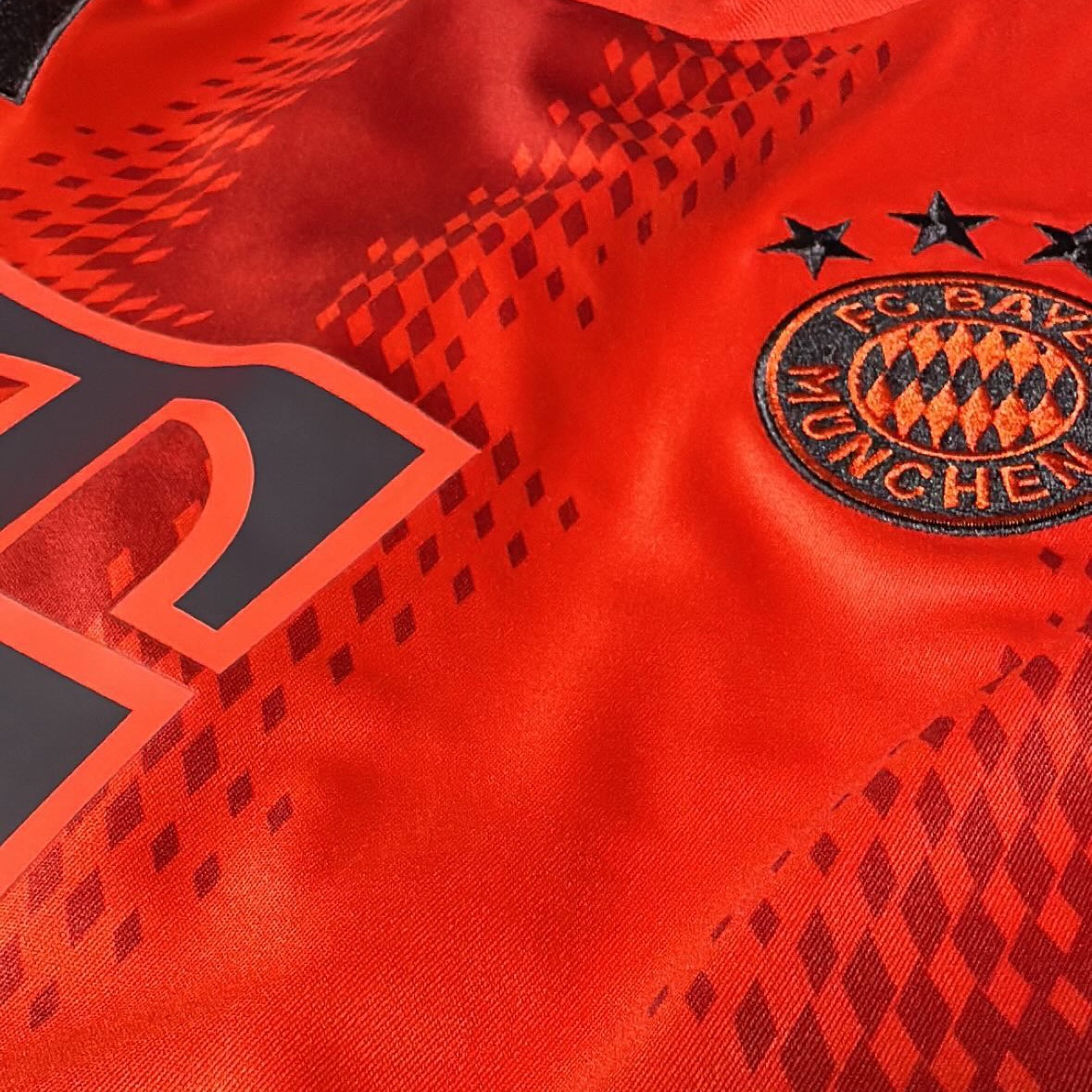 Adidas Bayern Munchen 2024/25 Home Jersey Red - KR Sizing (Non Marking Ver.) 착용 스타일