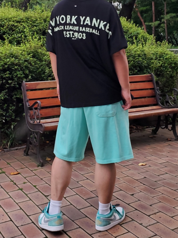 Jordan 1 Low SE New Emerald 착용 스타일 - 3