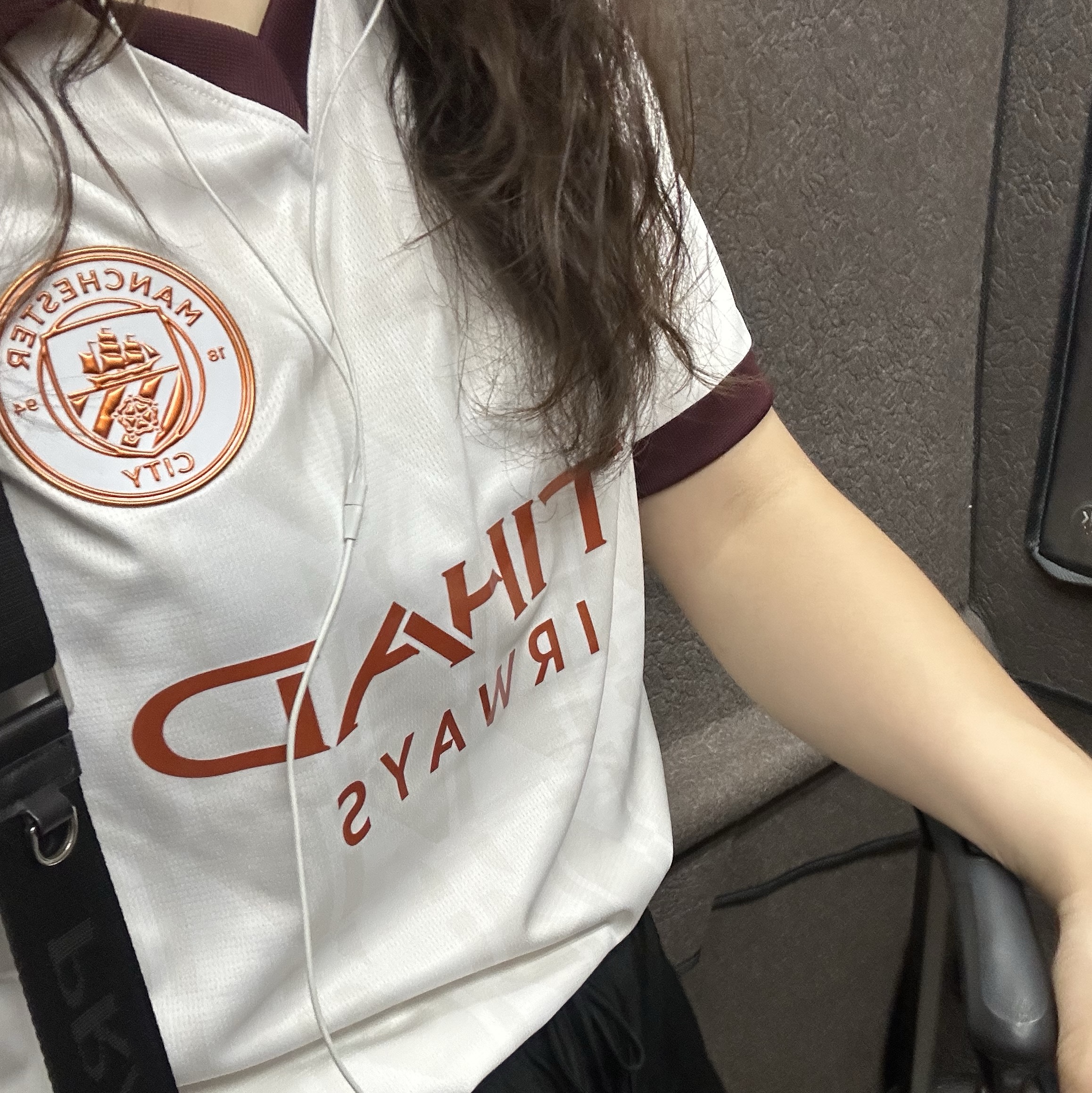 Puma Manchester City 2023/24 Away Jersey White Aubergine (Non Marking Ver.) 착용 스타일
