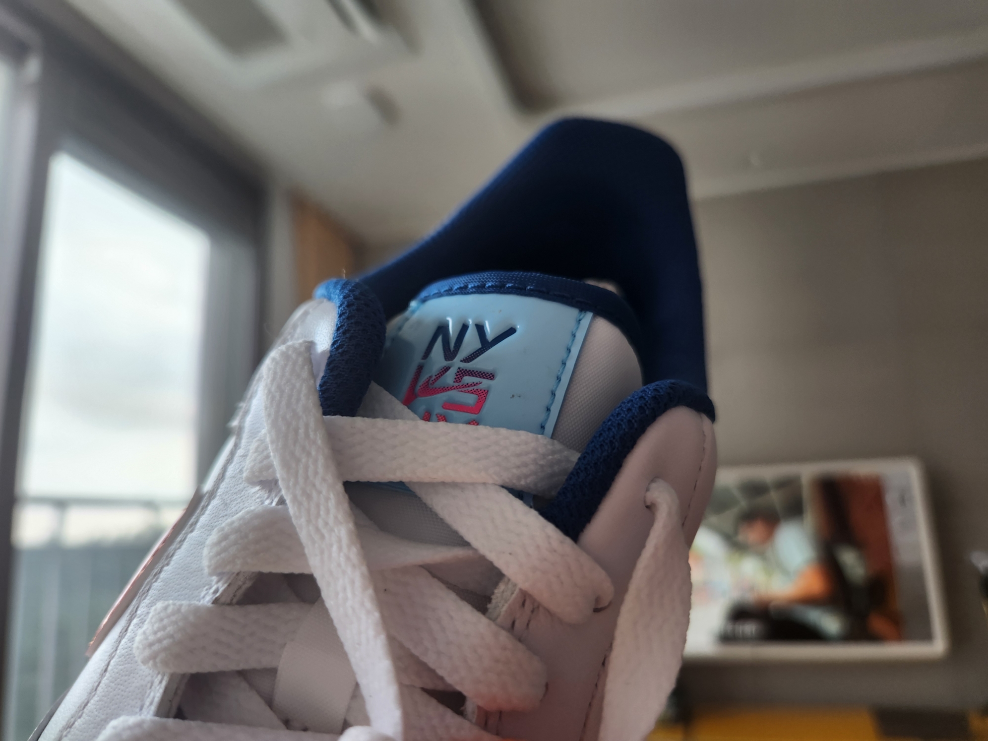 Nike Air Force 1 Low NY vs NY White Court Blue 착용 스타일 - 4