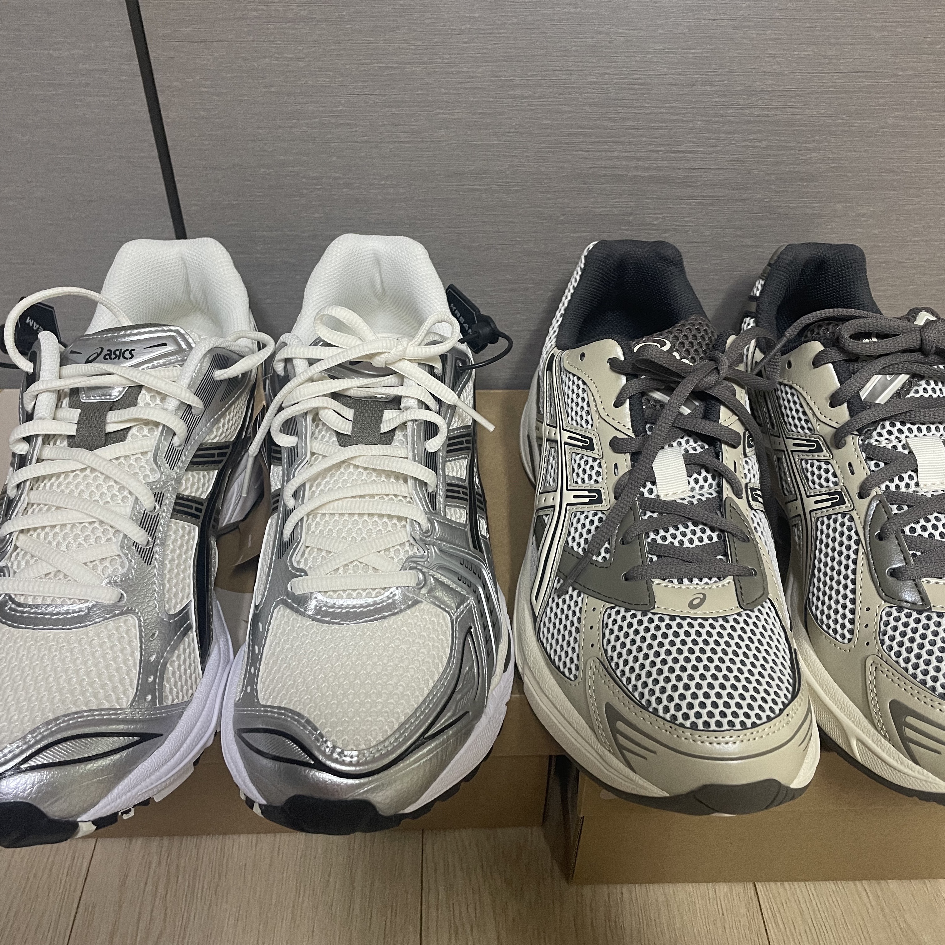 Asics Gel-Kayano 14 Cream Black, Asics Gel-1130 Birch Dark Taupe - Korea Exclusive 착용 스타일 - 2