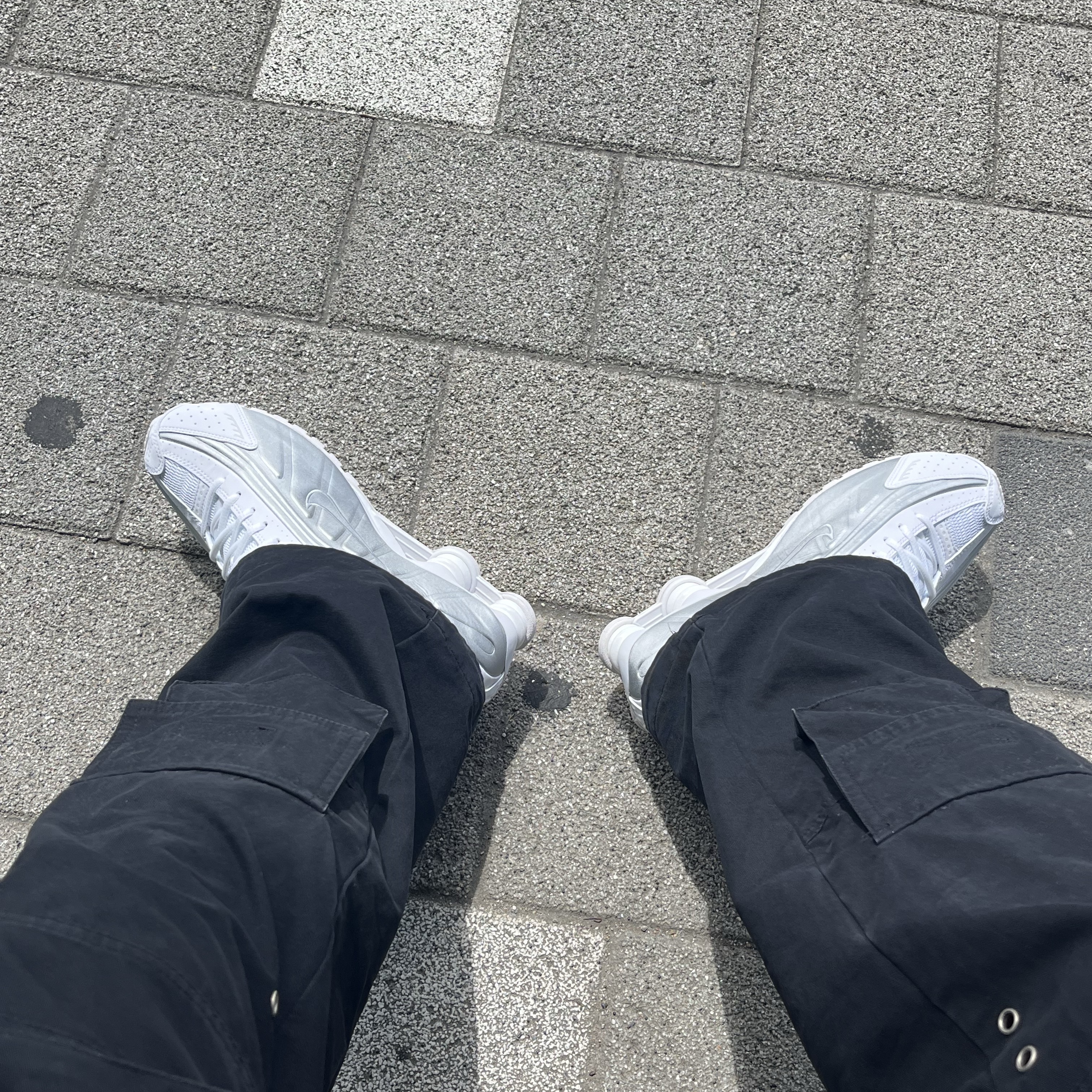 (W) Nike Shox R4 White Metallic Silver 착용 스타일