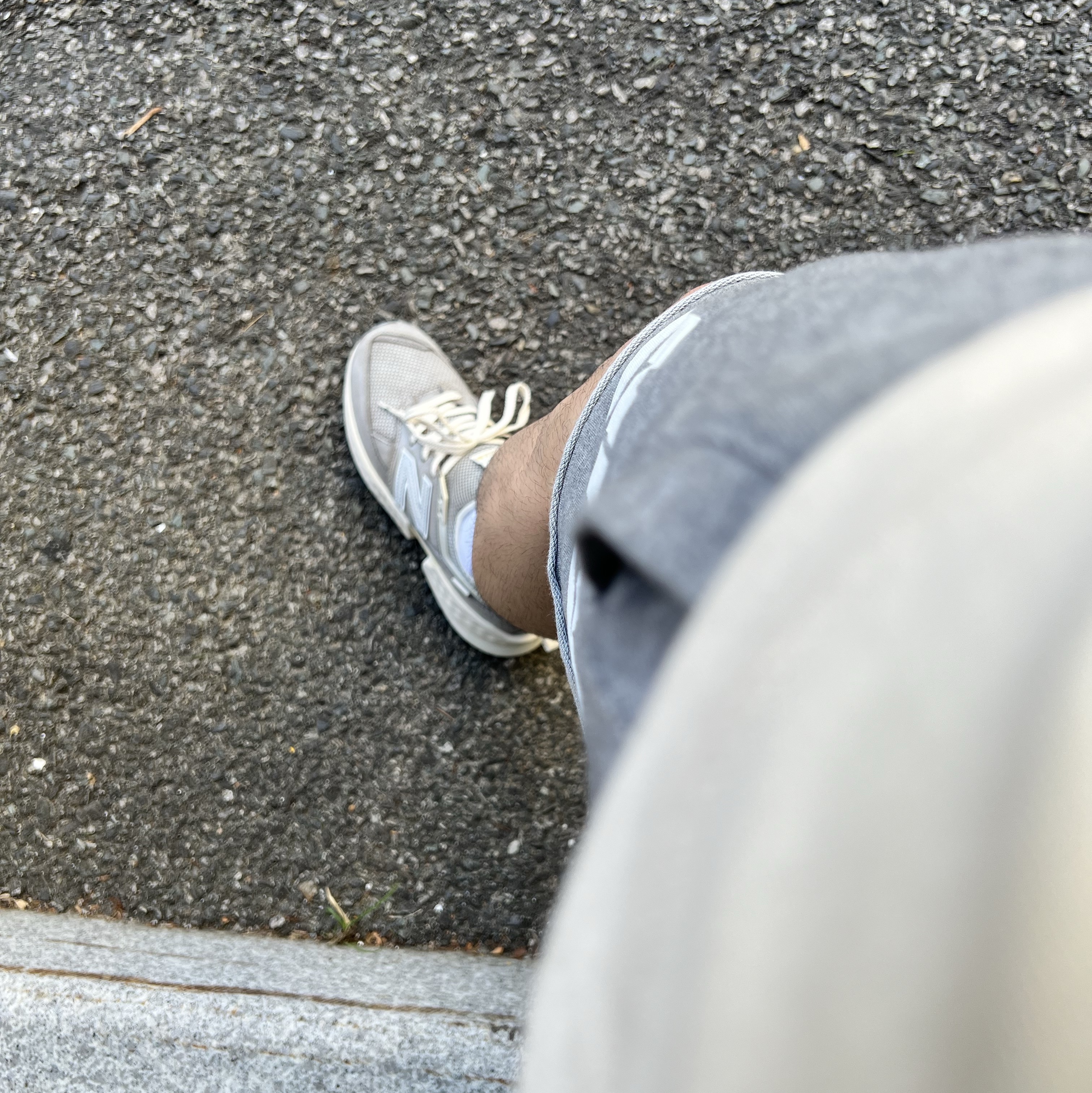New Balance 574v2 Sport Vintage Grey 착용 스타일 - 3