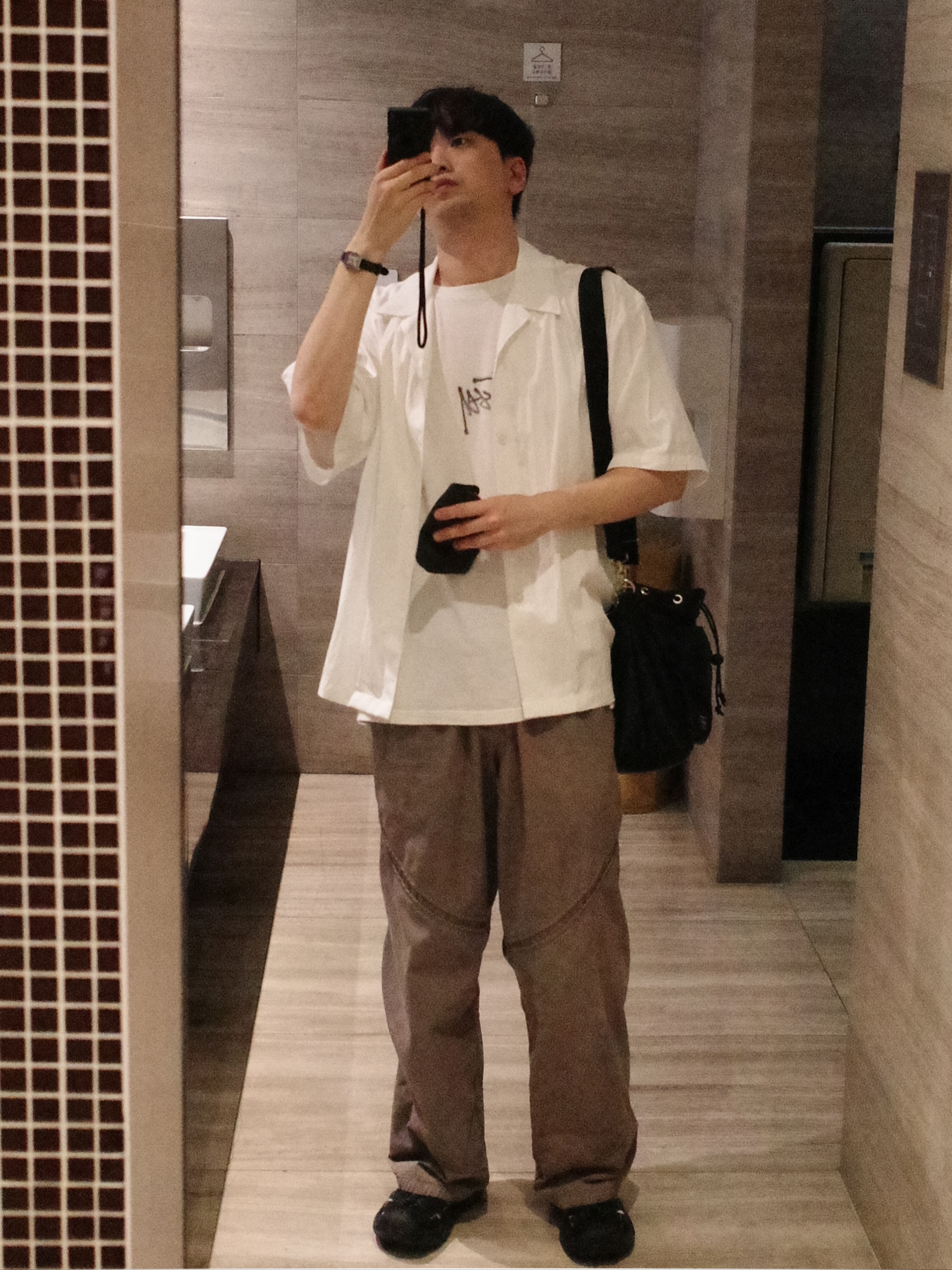 Stussy Surf Tomb Pigment Dyed T-Shirt Natural, Sansan Gear Taped Pants Mud Khaki - 23SS 착용 스타일 - 2