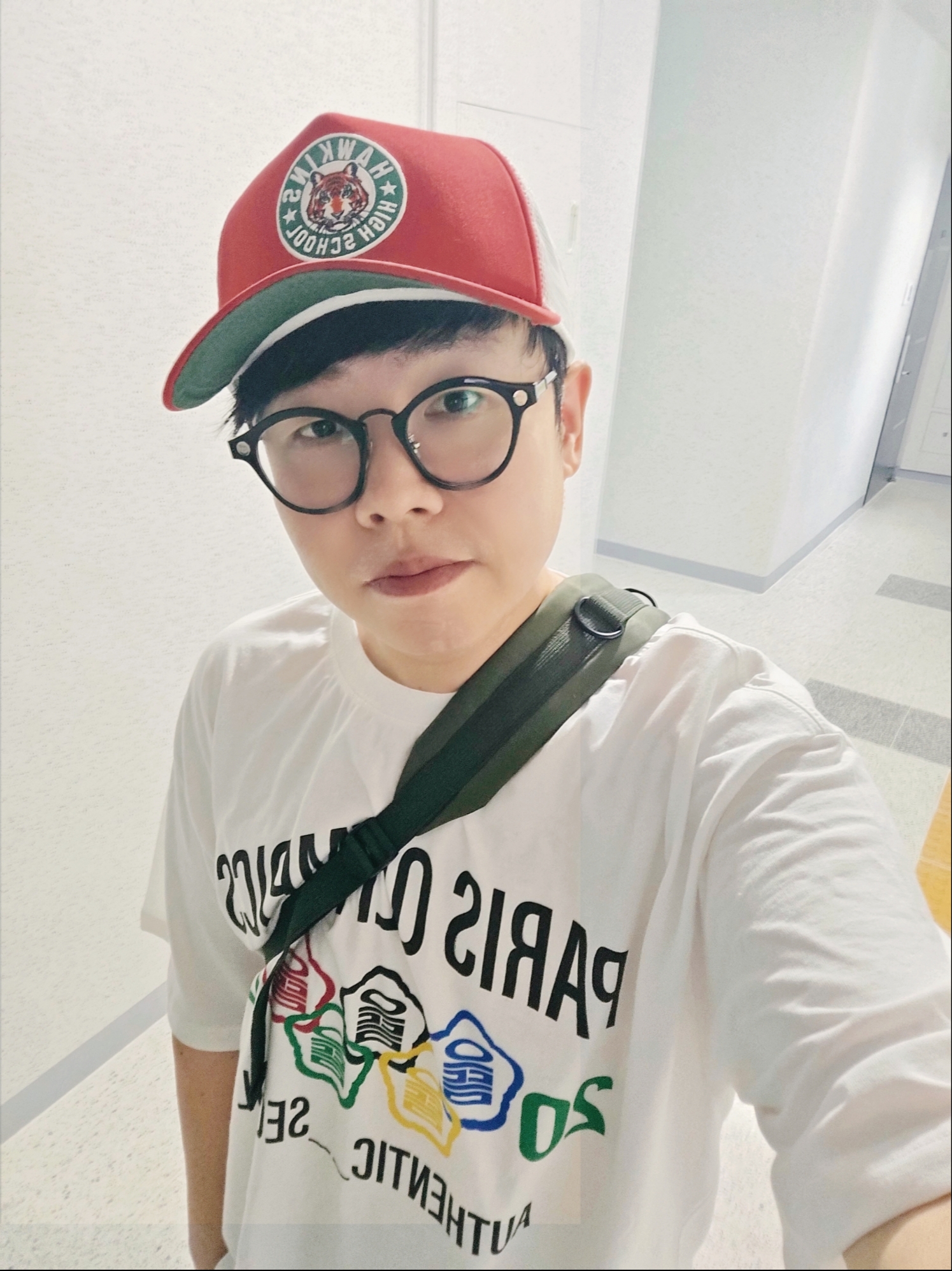 Nike x Stranger Things Pro Cap Black, Human Made Prototype One Shoulder Bag Olive Drab 착용 스타일