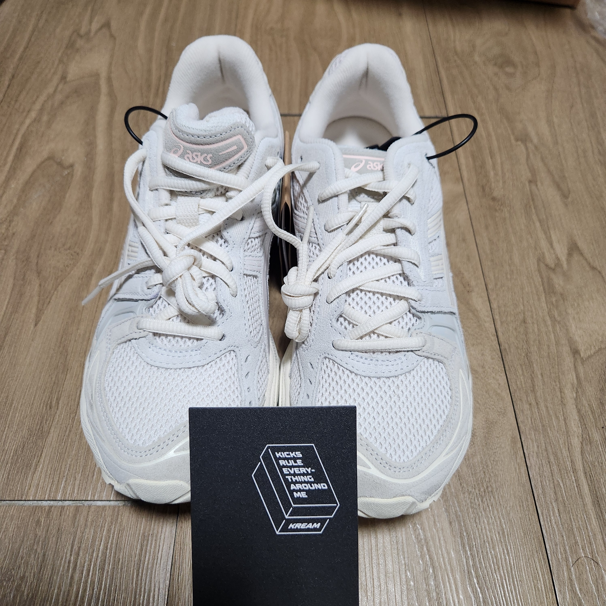 (W) Asics Gel-Kayano 14 Cream Blush 착용 스타일 - 2