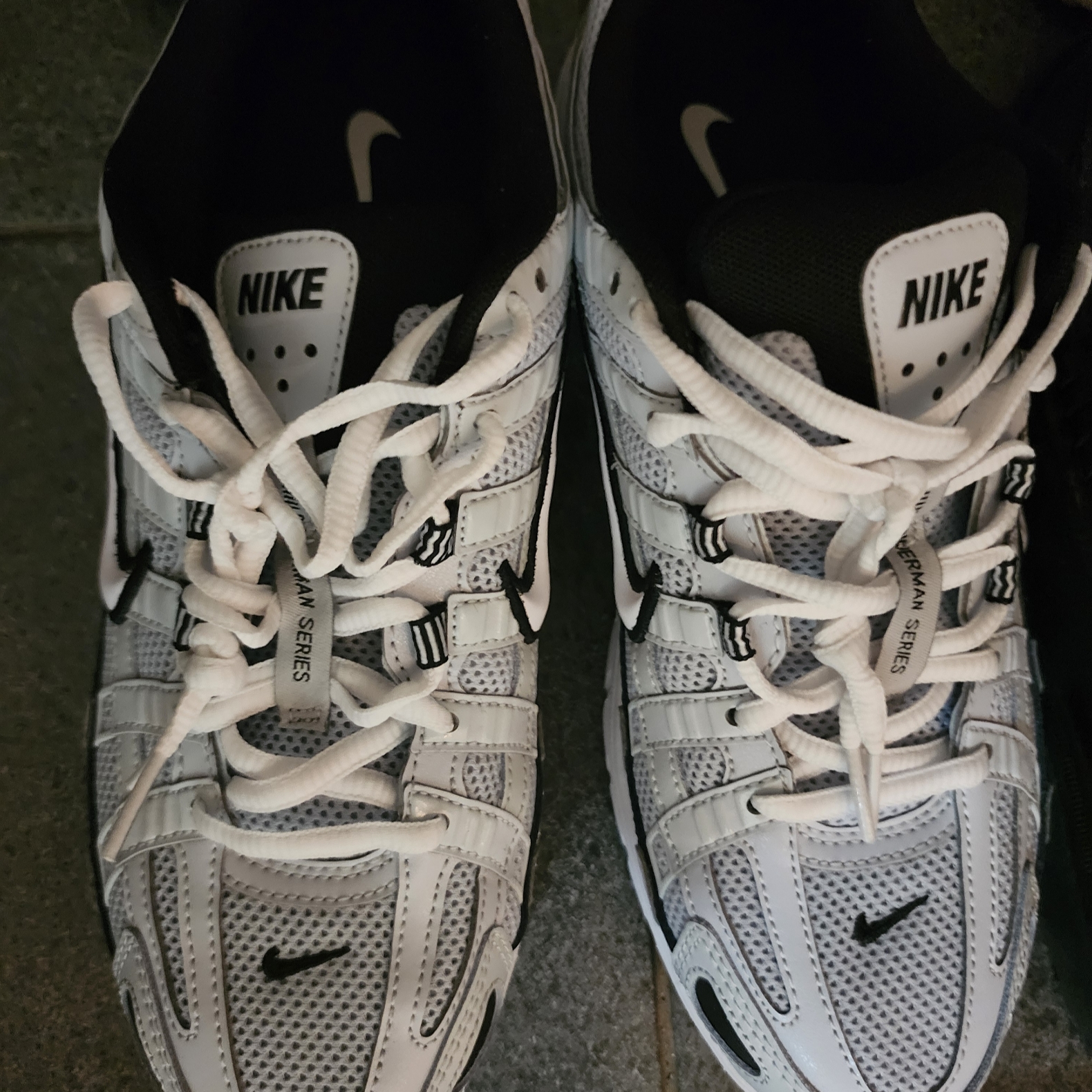Nike P-6000 Pure Platinum 착용 스타일