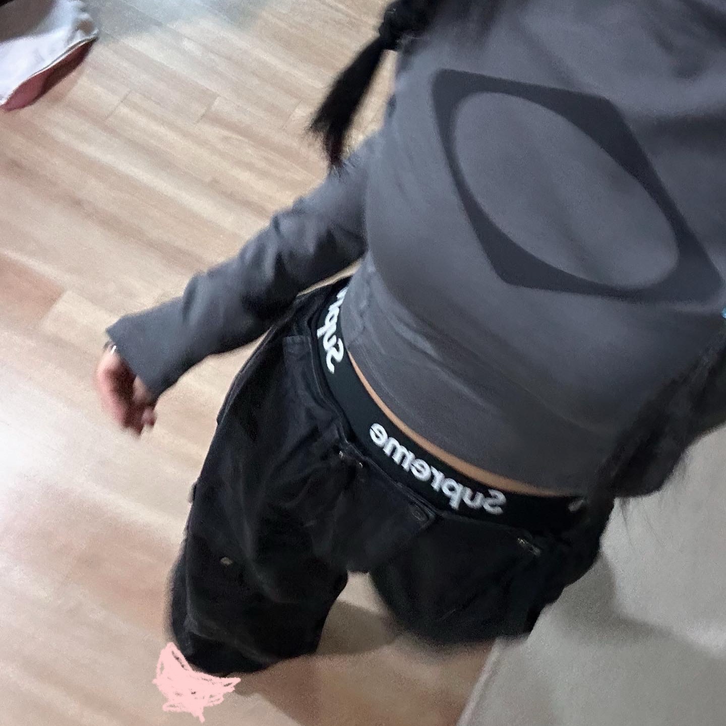 Supreme Hanes Boxer Briefs Black (4 Pack), (W) Mischief Fitted Mock Neck Long Sleeve Top Charcoal 착용 스타일