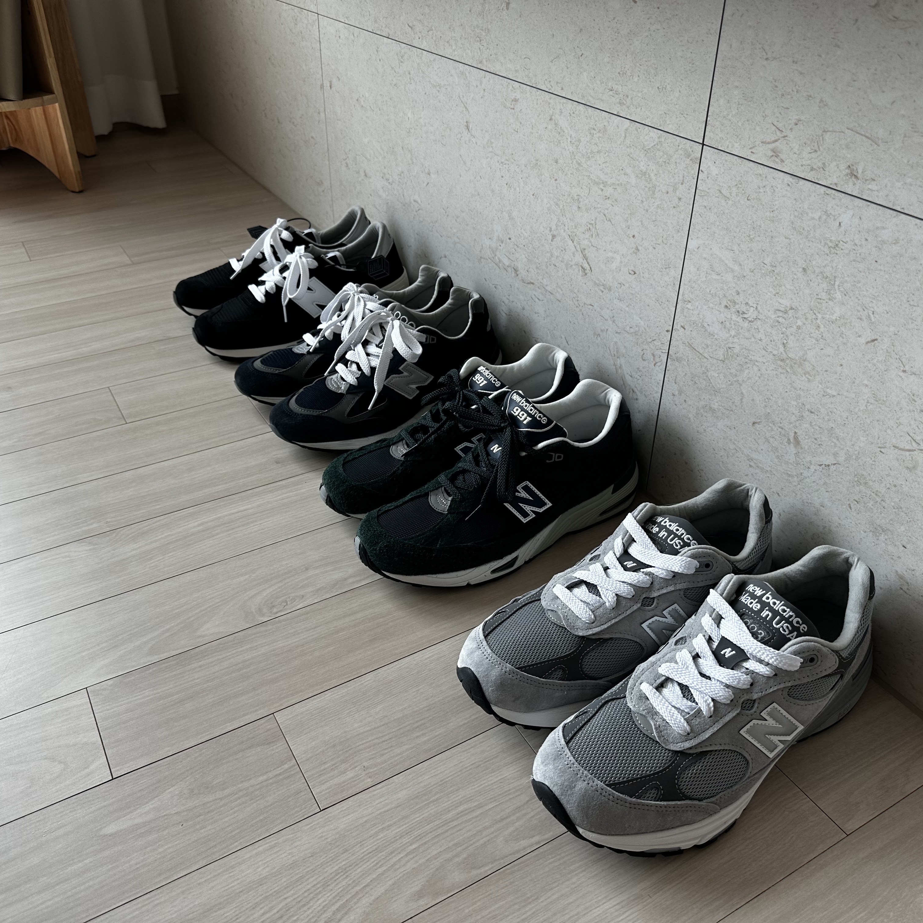 New Balance 991 Made in UK Ponderosa Pine, New Balance 990v1 Made in USA Black 착용 스타일