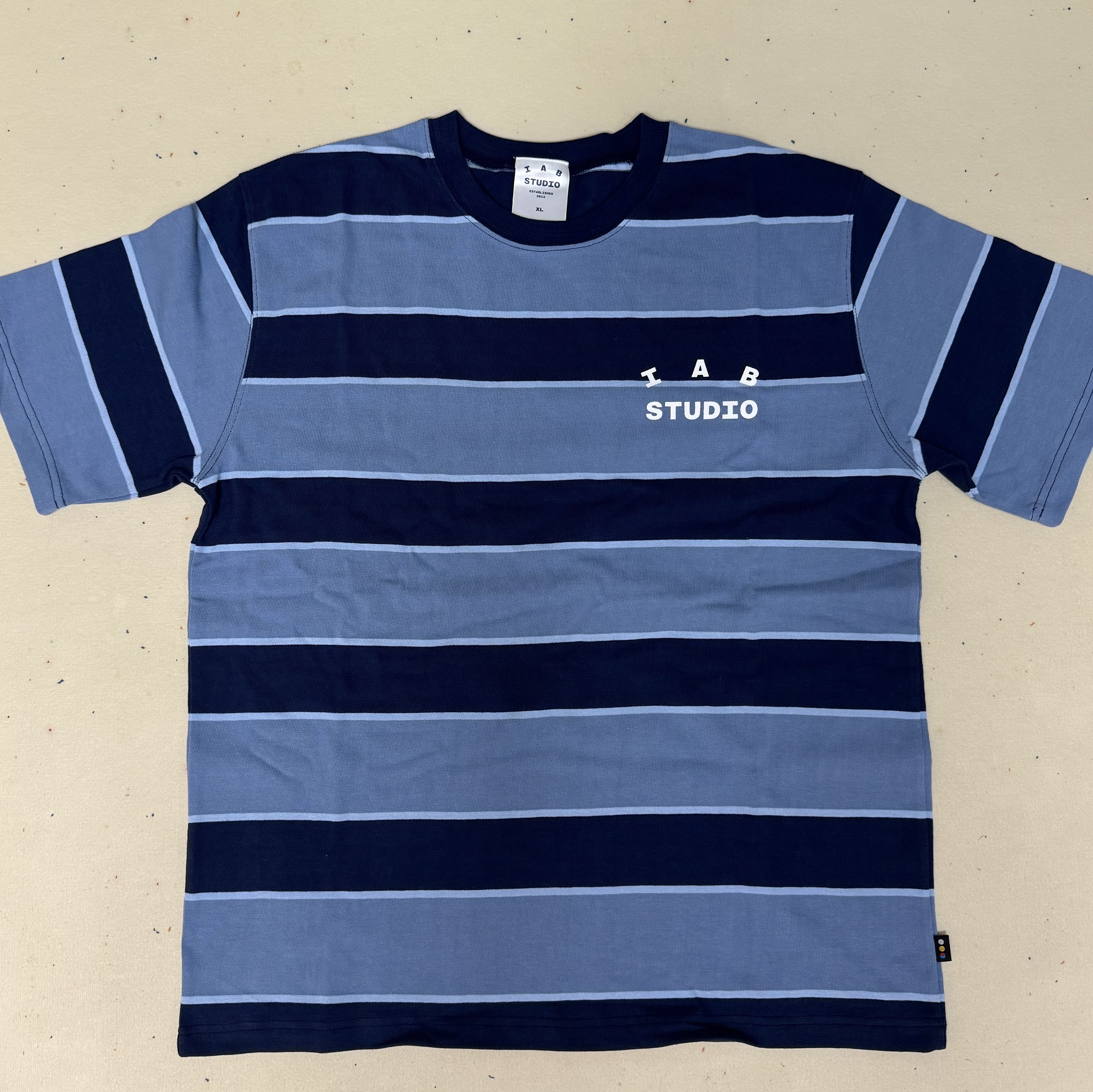 IAB Studio Striped T-Shirt Blue White 착용 스타일 - 1