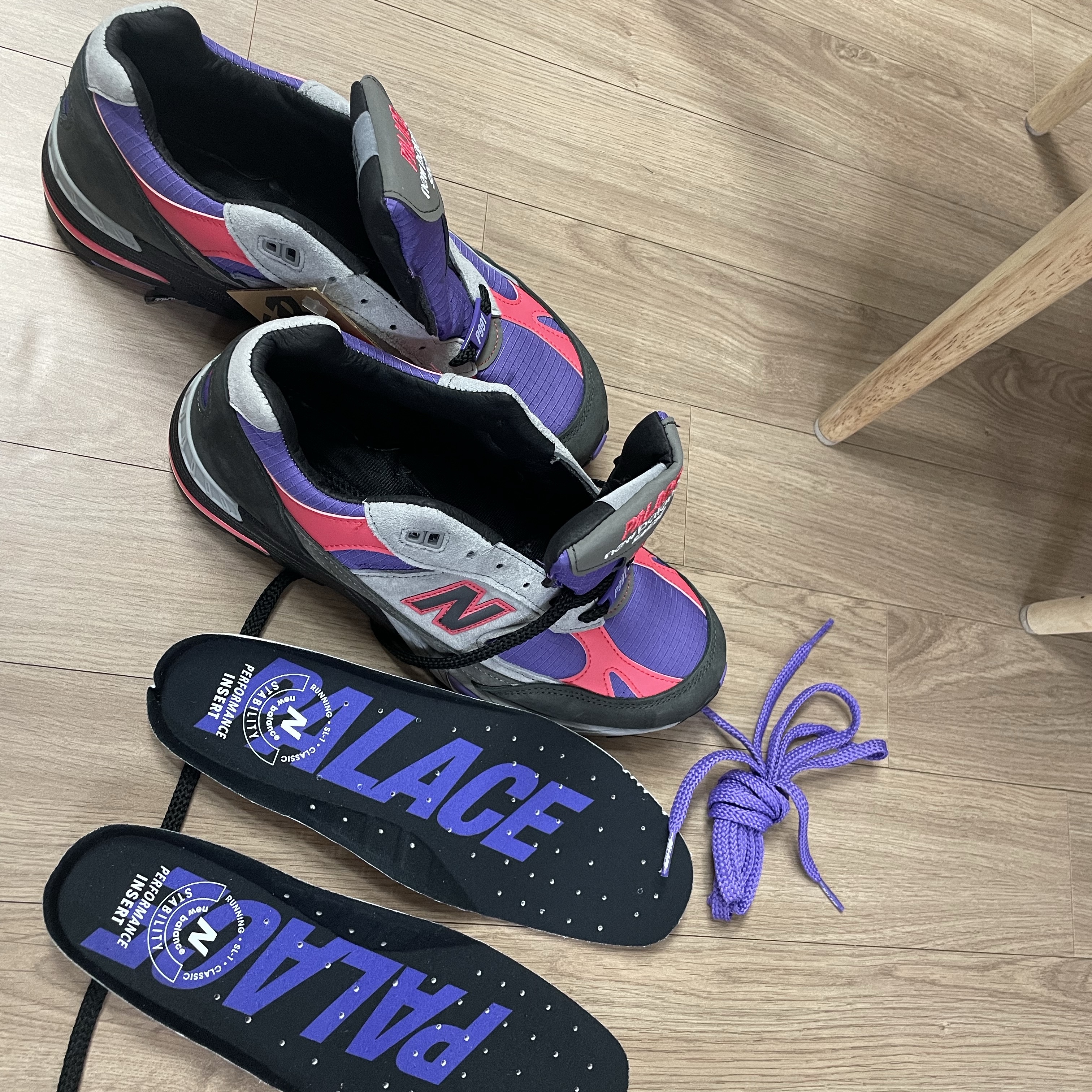 New Balance x Palace 991 Made in UK Black Ultra Violet 착용 스타일