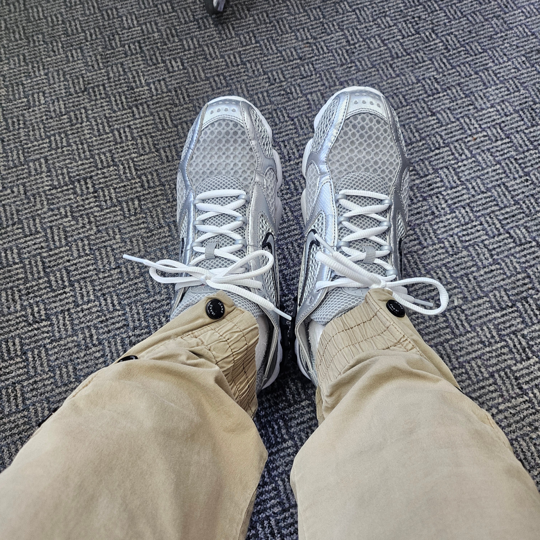 Nike Air Zoom Spiridon Cage 2 Metallic Silver 착용 스타일 - 1