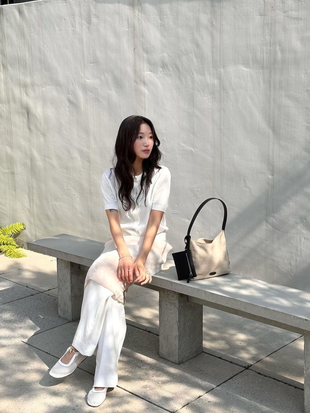 Siyazu SIKN2115 See-Through Short-Sleeved Knit Cardigan Ivory, Siyazu SIKN2115 See-Through Short-Sleeved Knit Cardigan Light Gray 착용 스타일