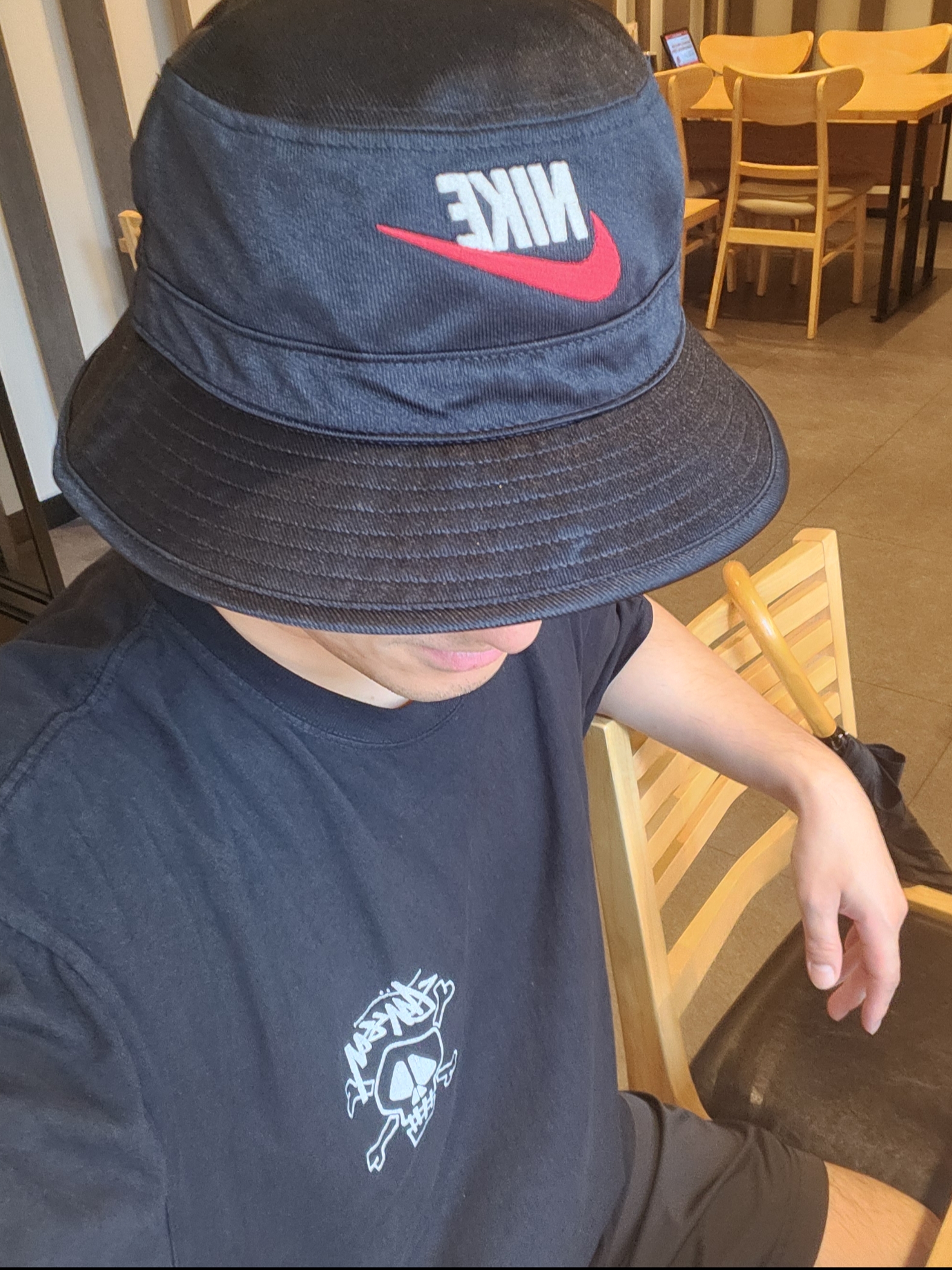 Supreme x Nike Dazzle Crusher Black - 24SS, Stussy Skull & Bones Pigment Dyed T-Shirt Black 착용 스타일