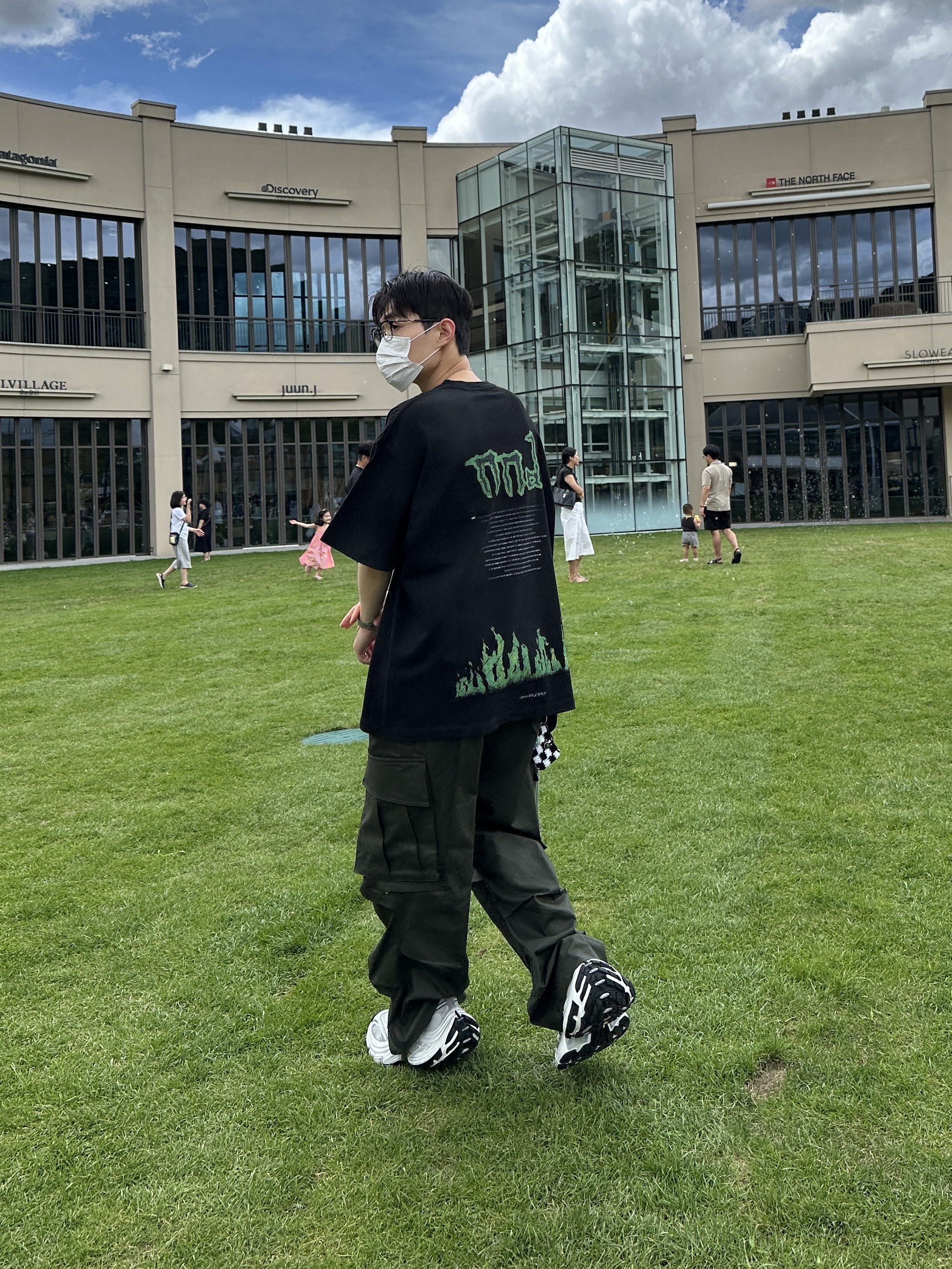 Nonnod Soft Drink T-Shirt Washed Black 착용 스타일 - 3