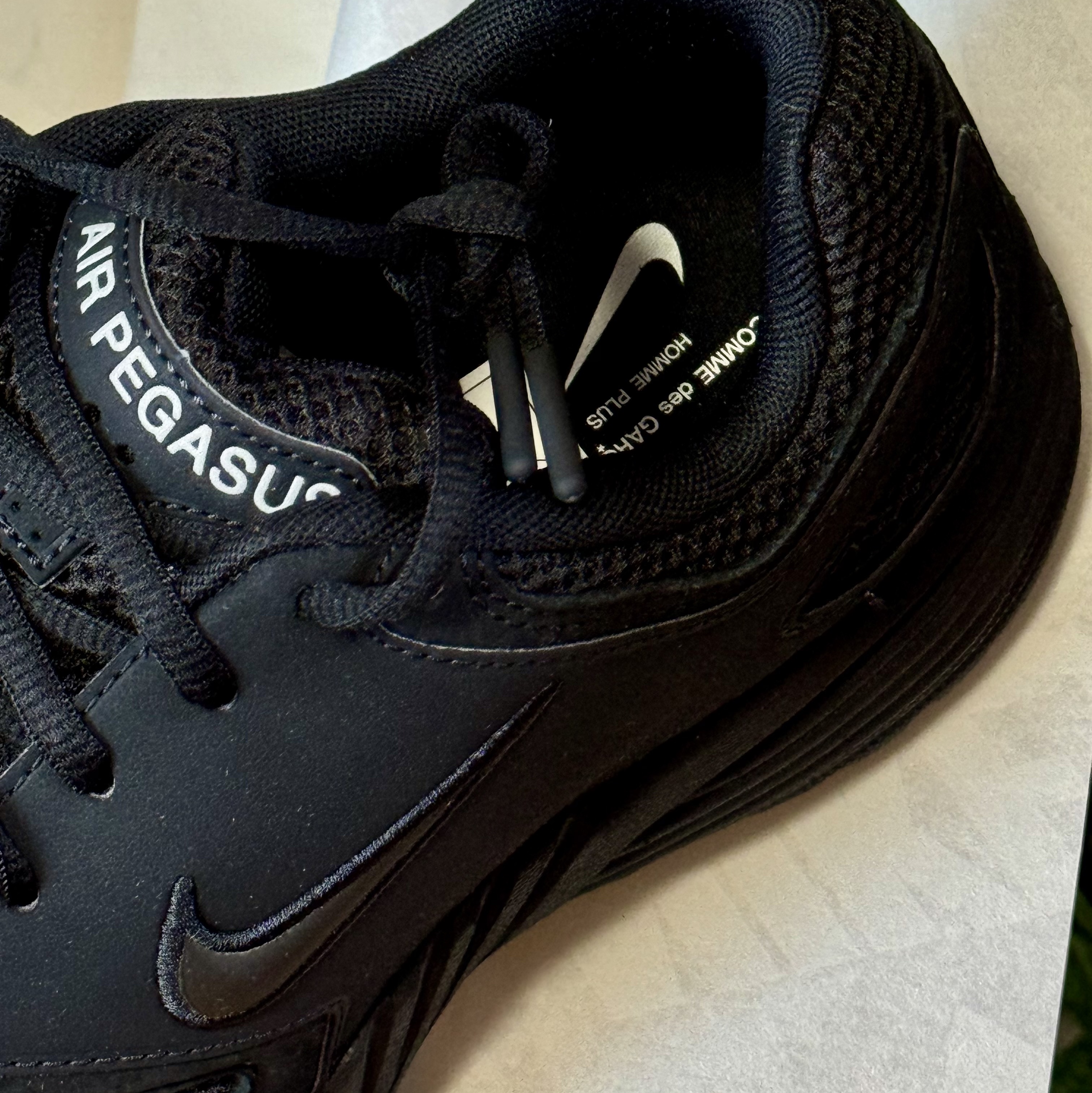 Nike x Comme des Garcons Homme Plus Air Pegasus 2005 Black, Nike x Comme des Garcons Homme Plus Air Pegasus 2005 White 착용 스타일 - 2