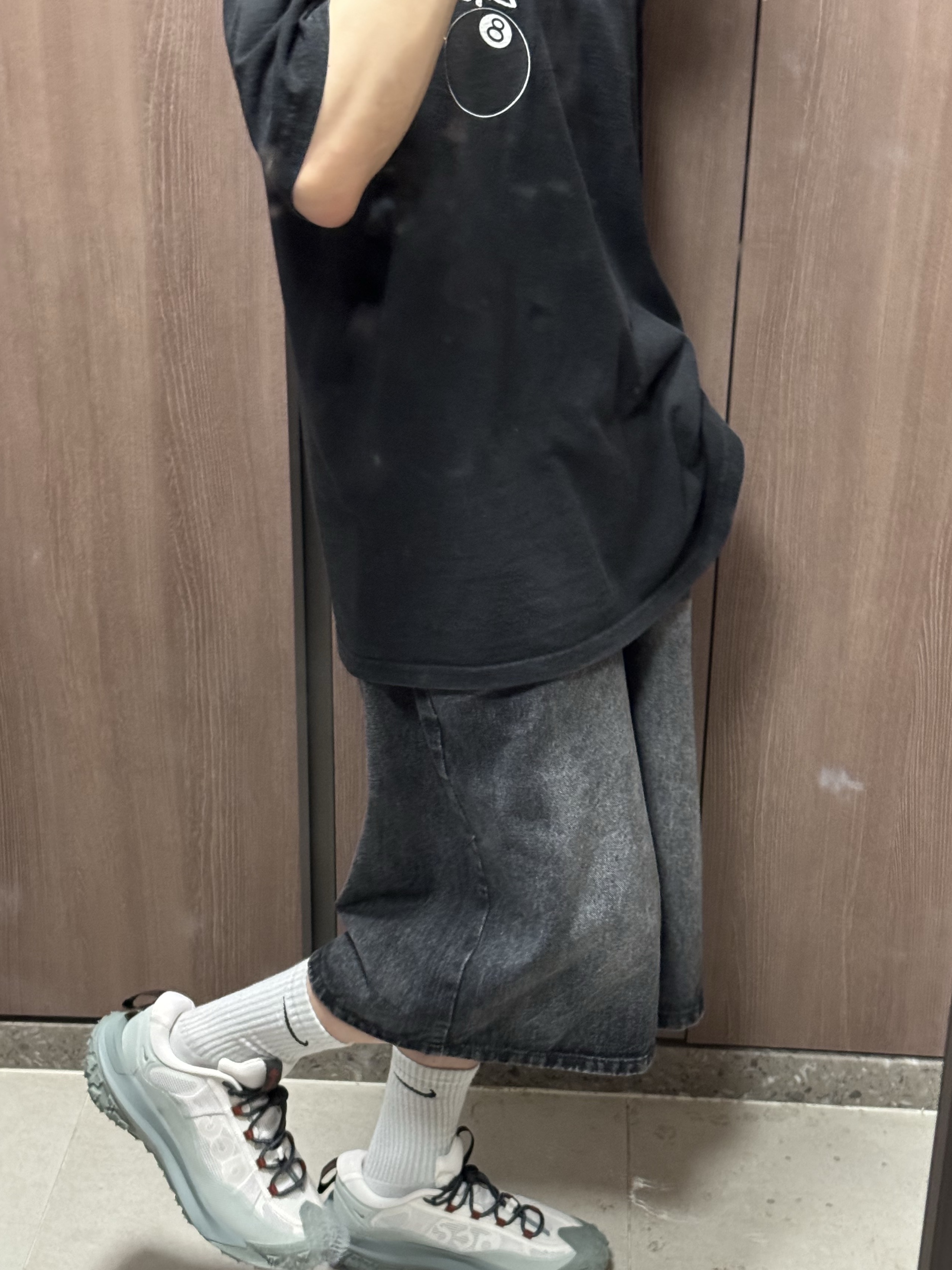 Nike ACG Mountain Fly 2 Low Gore-Tex Phantom Dark Smoke Grey, Stussy 8 Ball T-Shirt Black - 22SS 착용 스타일 - 1