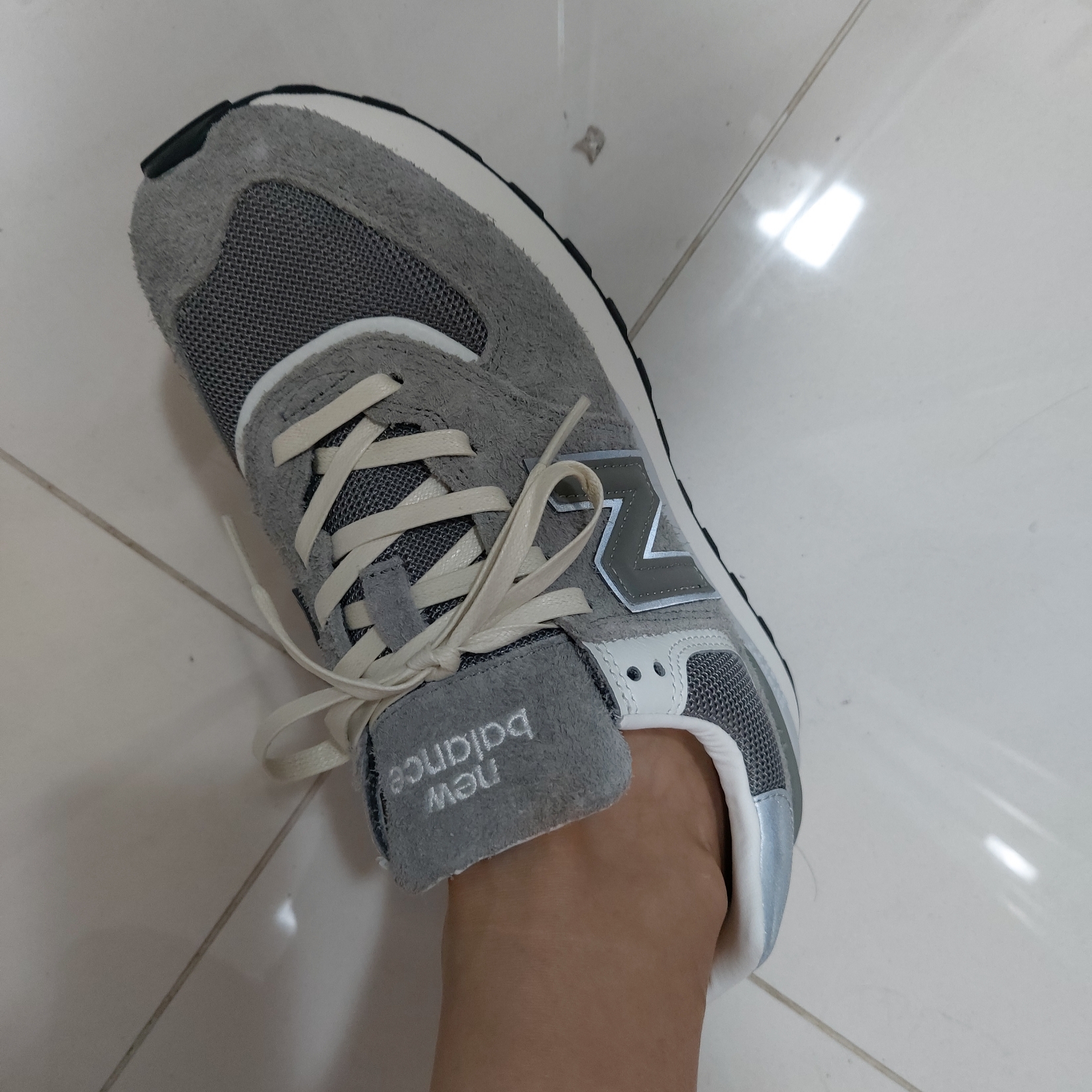 New Balance 574 Legacy Grey White 착용 스타일
