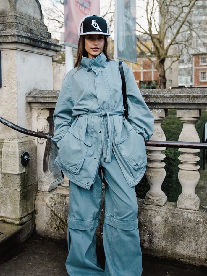 Holzweiler Women Gorti Trousers Blue 착용 스타일
