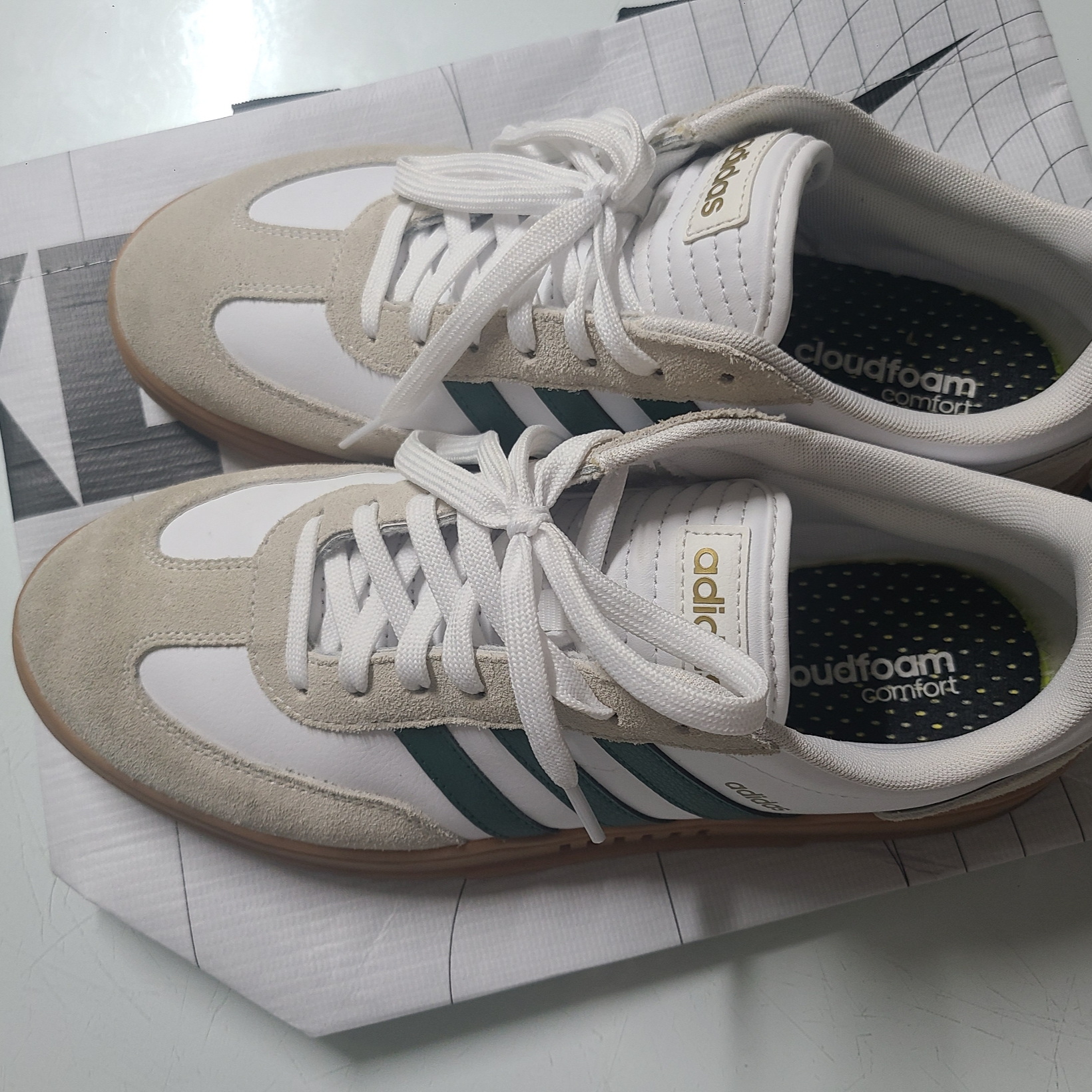 Adidas Gradas Collegiate Green 착용 스타일