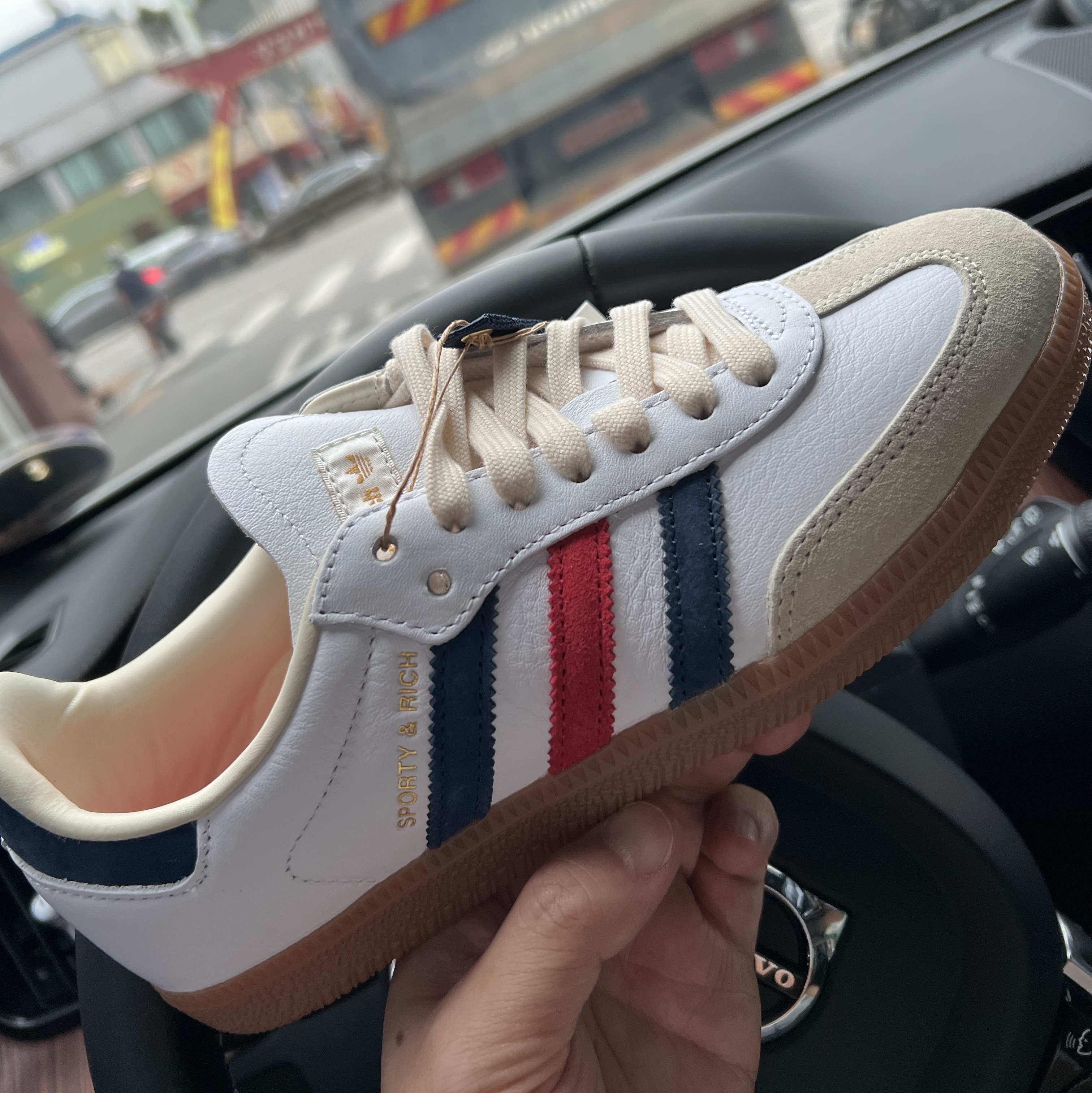 Adidas x Sporty & Rich Samba OG Cloud White Night Indigo 착용 스타일 - 1
