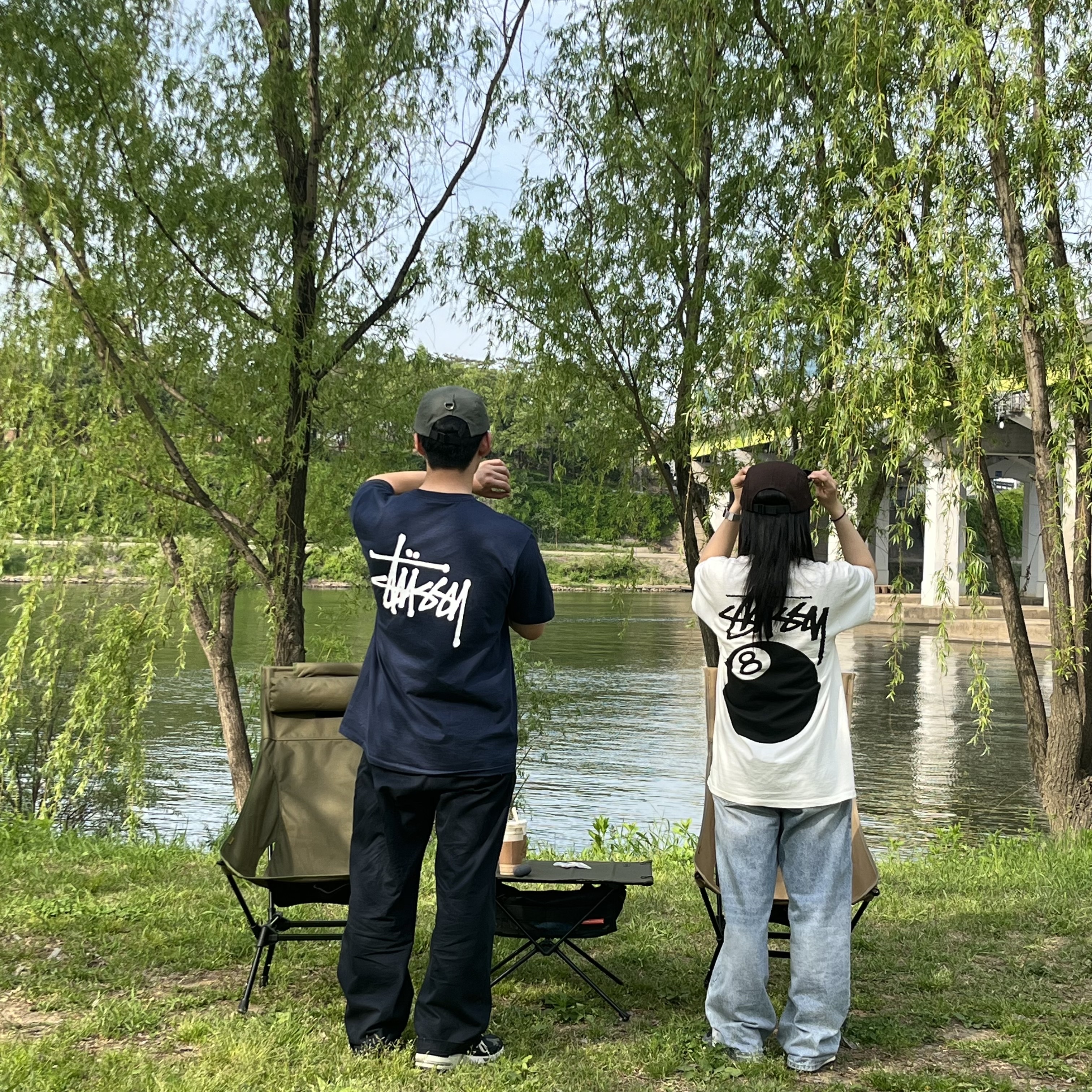 Stussy Basic Stussy T-Shirt Navy 2024, 2025, Stussy 8 Ball Pigment Dyed T-Shirt Natural 착용 스타일