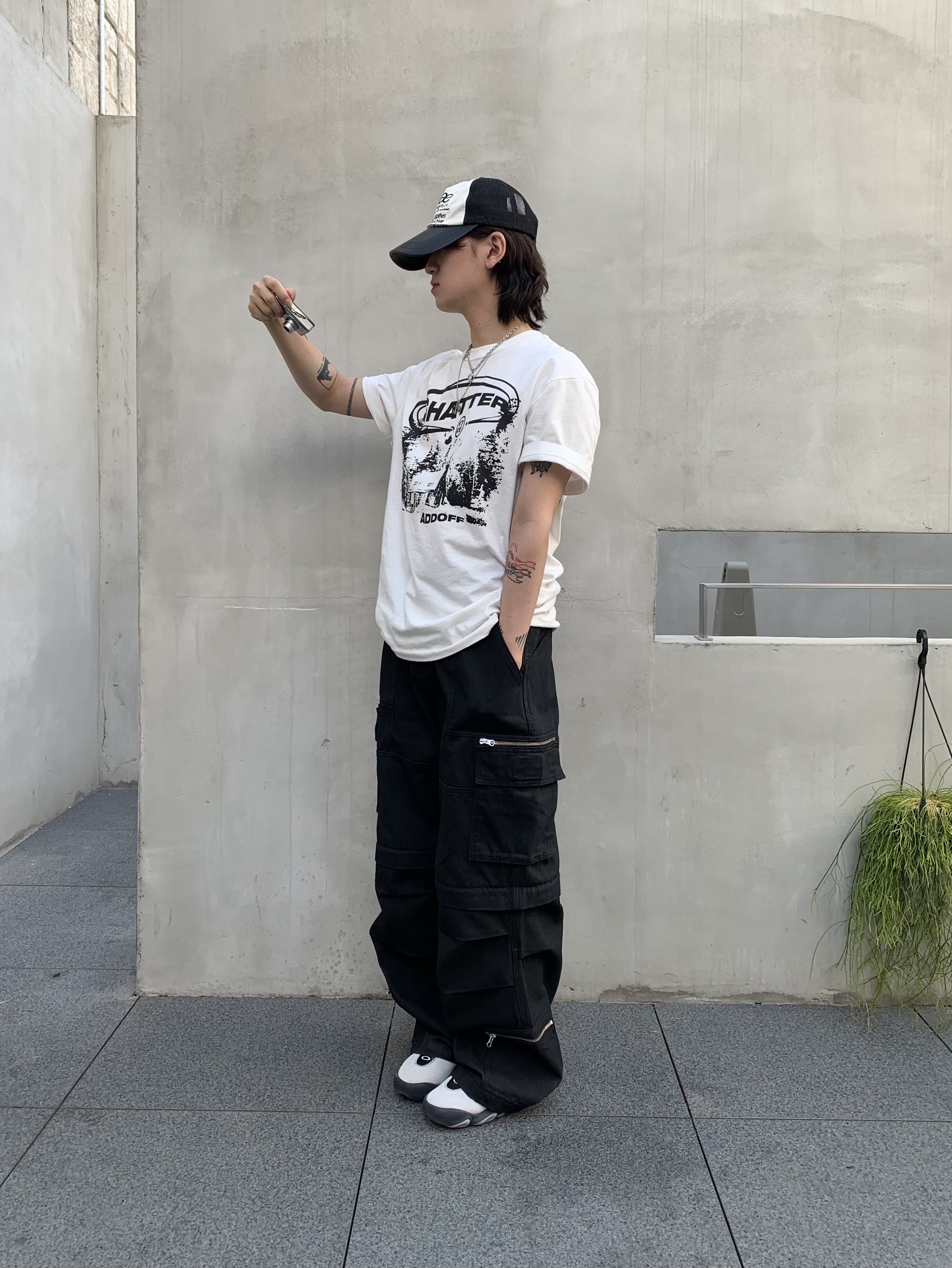 Oakley Factory Team x Brain Dead Flesh White Birch 착용 스타일