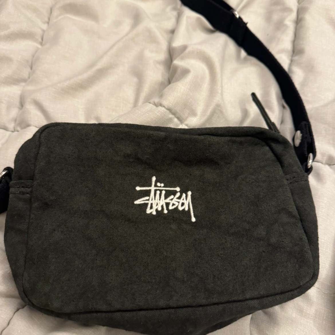 Stussy Canvas Side Pouch Washed Black 착용 스타일