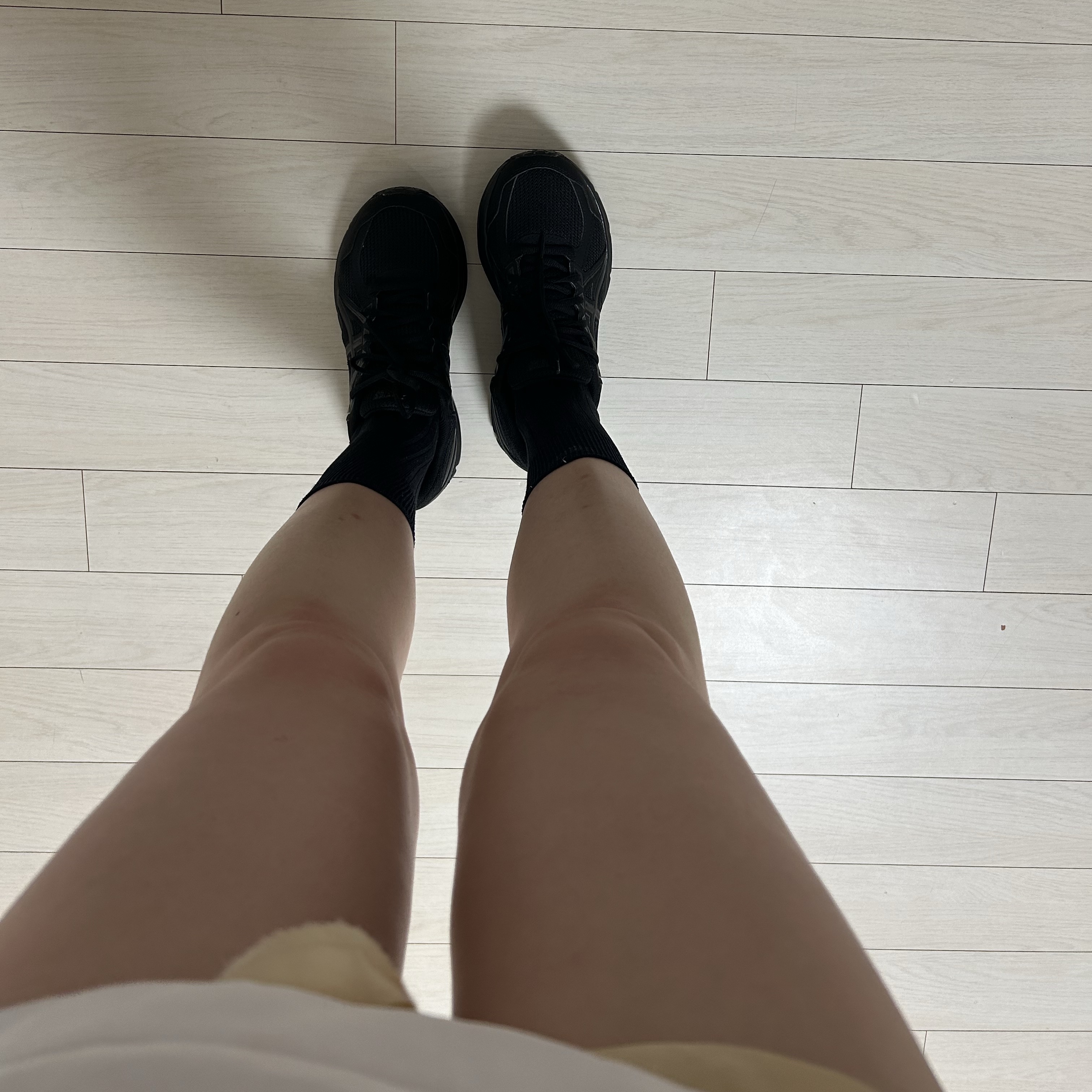 Asics Jog 100 2 Black 착용 스타일 - 2
