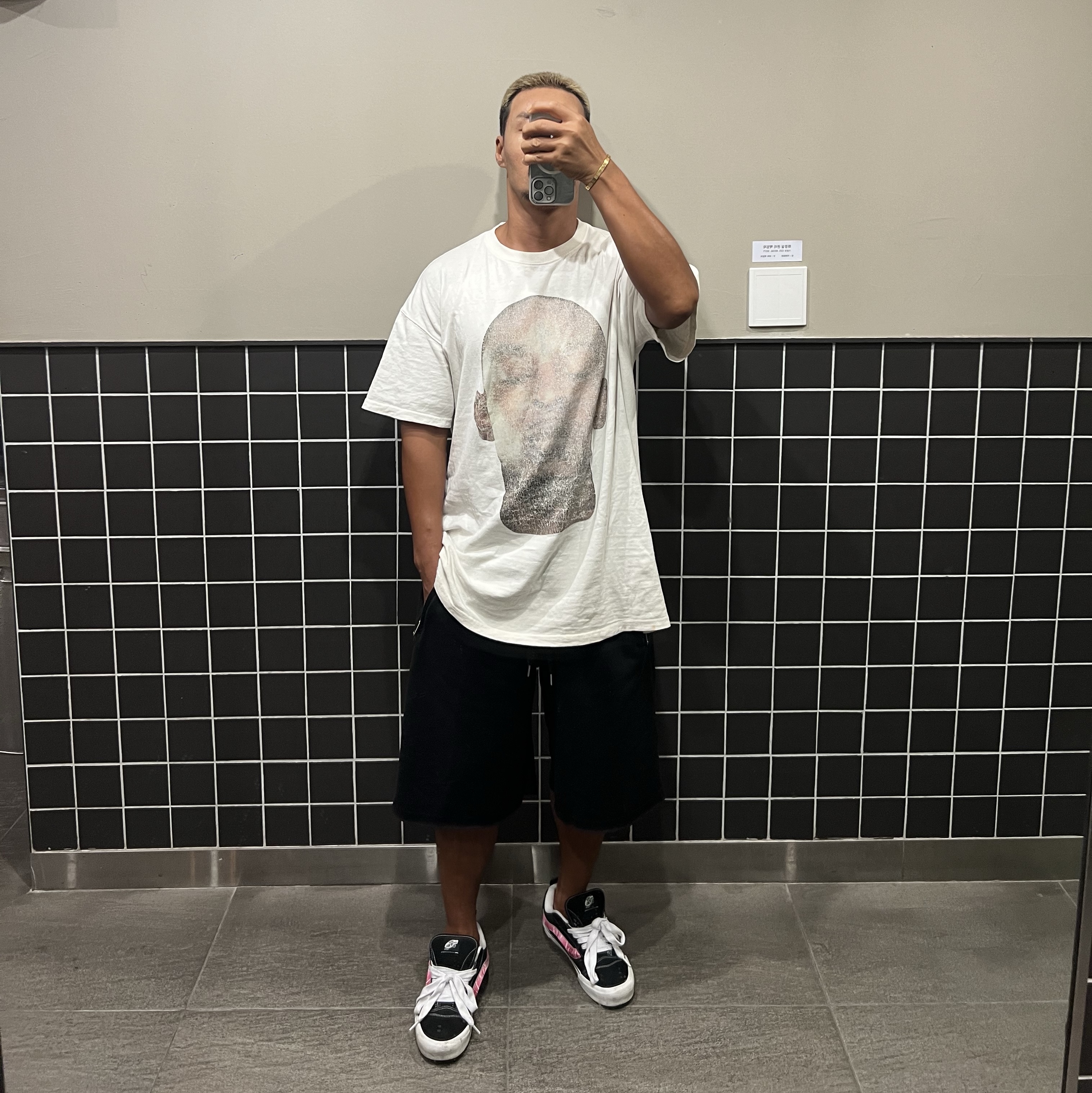 Vans x Peaches. Knu-Skool Black Pink 착용 스타일