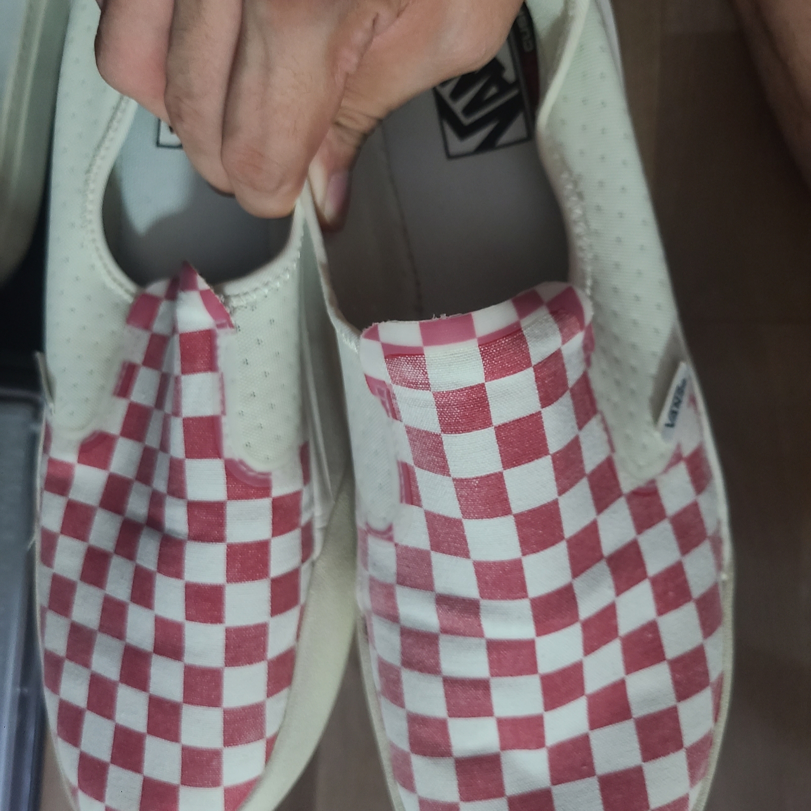 Vans ComfyCush One Checkerboard Racing Red Marshmallow 착용 스타일