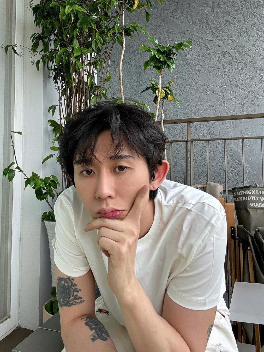 Wooyoungmi Cotton Back Logo T-Shirt White - 24SS, Supreme Small Box T-Shirt White - 24SS 착용 스타일 - 4