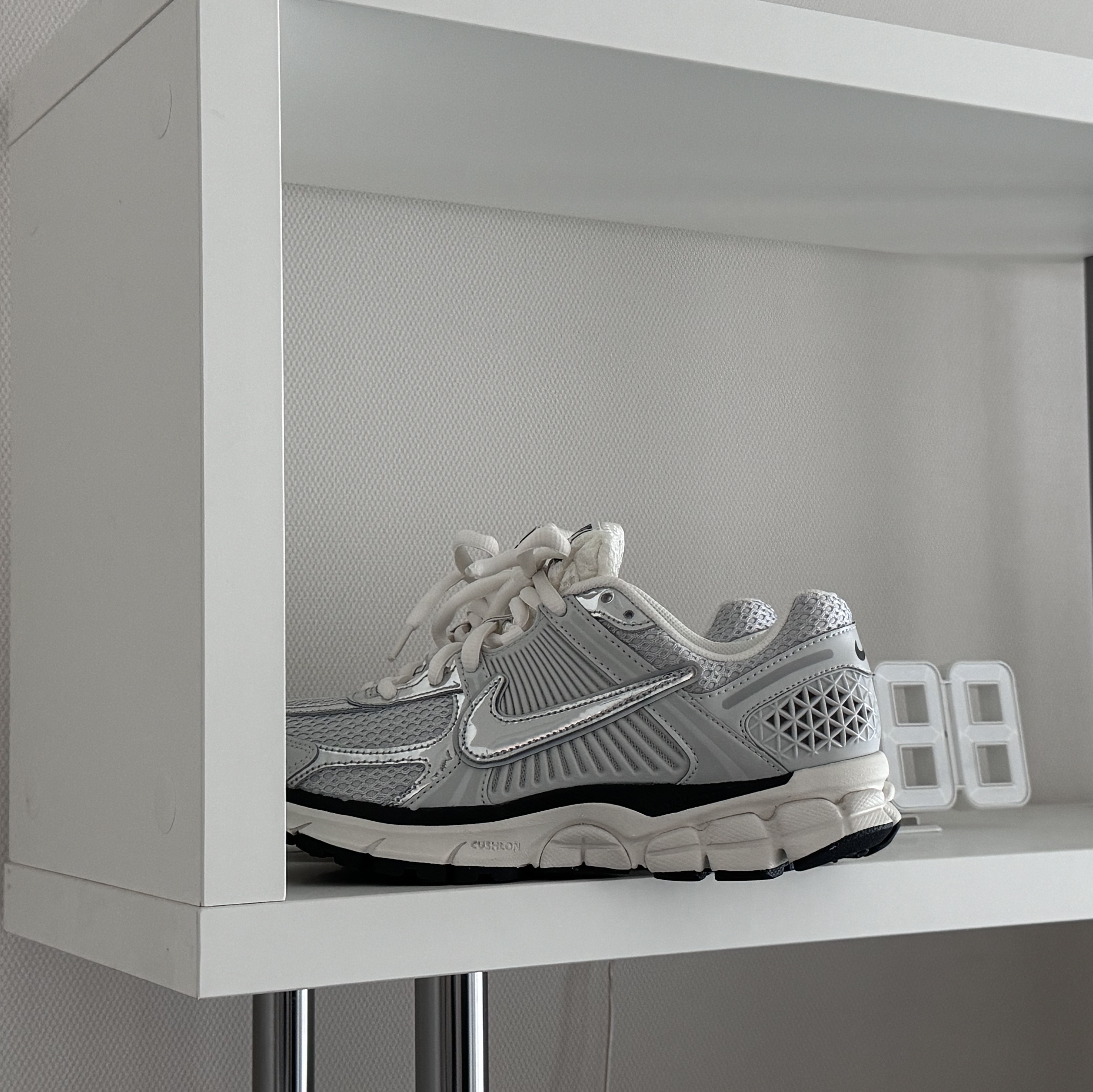 Nike Zoom Vomero 5 Photon Dust Gridiron 착용 스타일