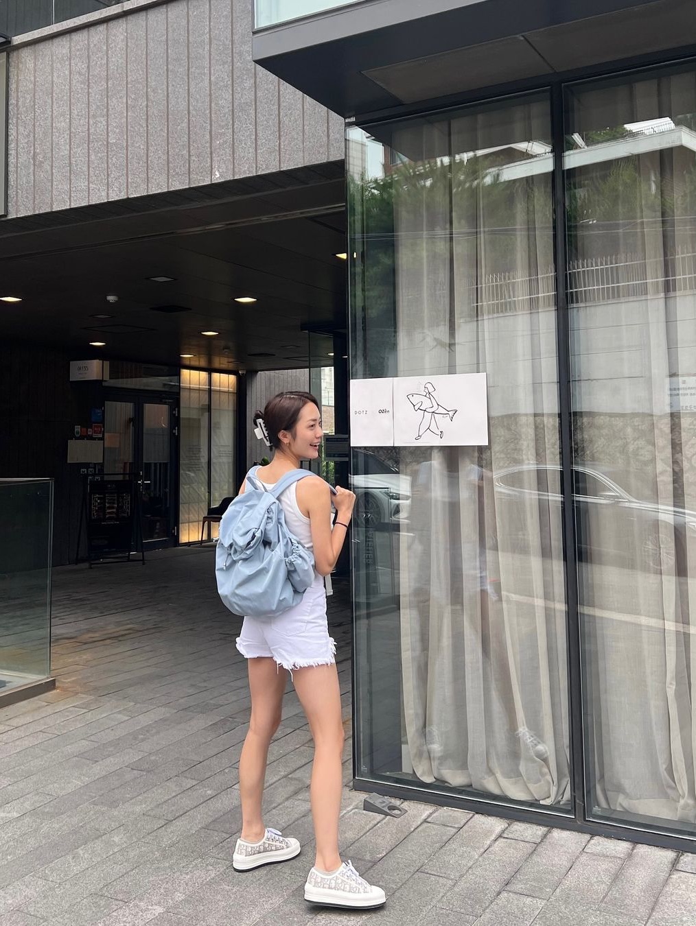 ACOC Blooming Backpack Ice Blue, ACOC Blooming Backpack Black 착용 스타일