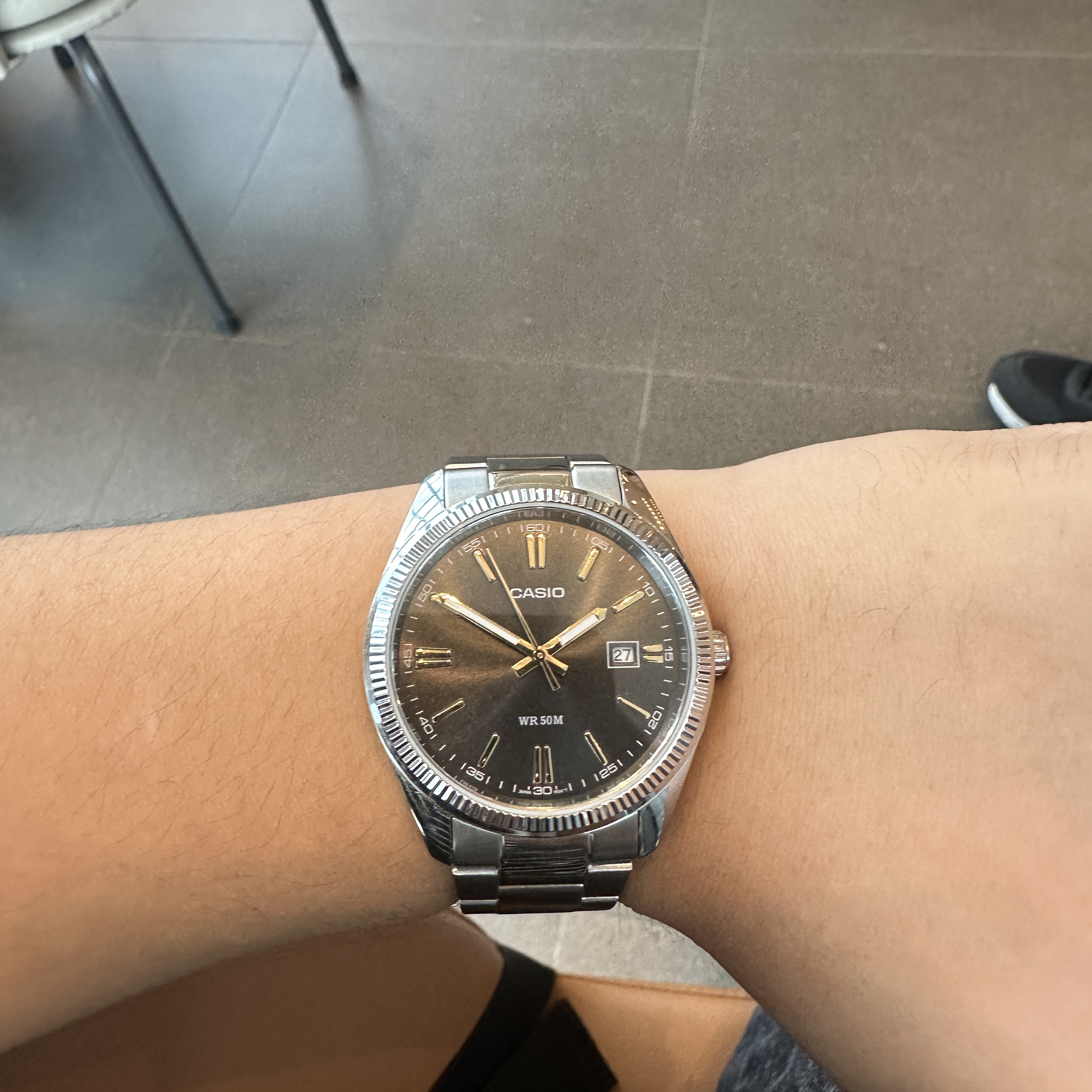 Casio MTP-1302D-1A2V 착용 스타일