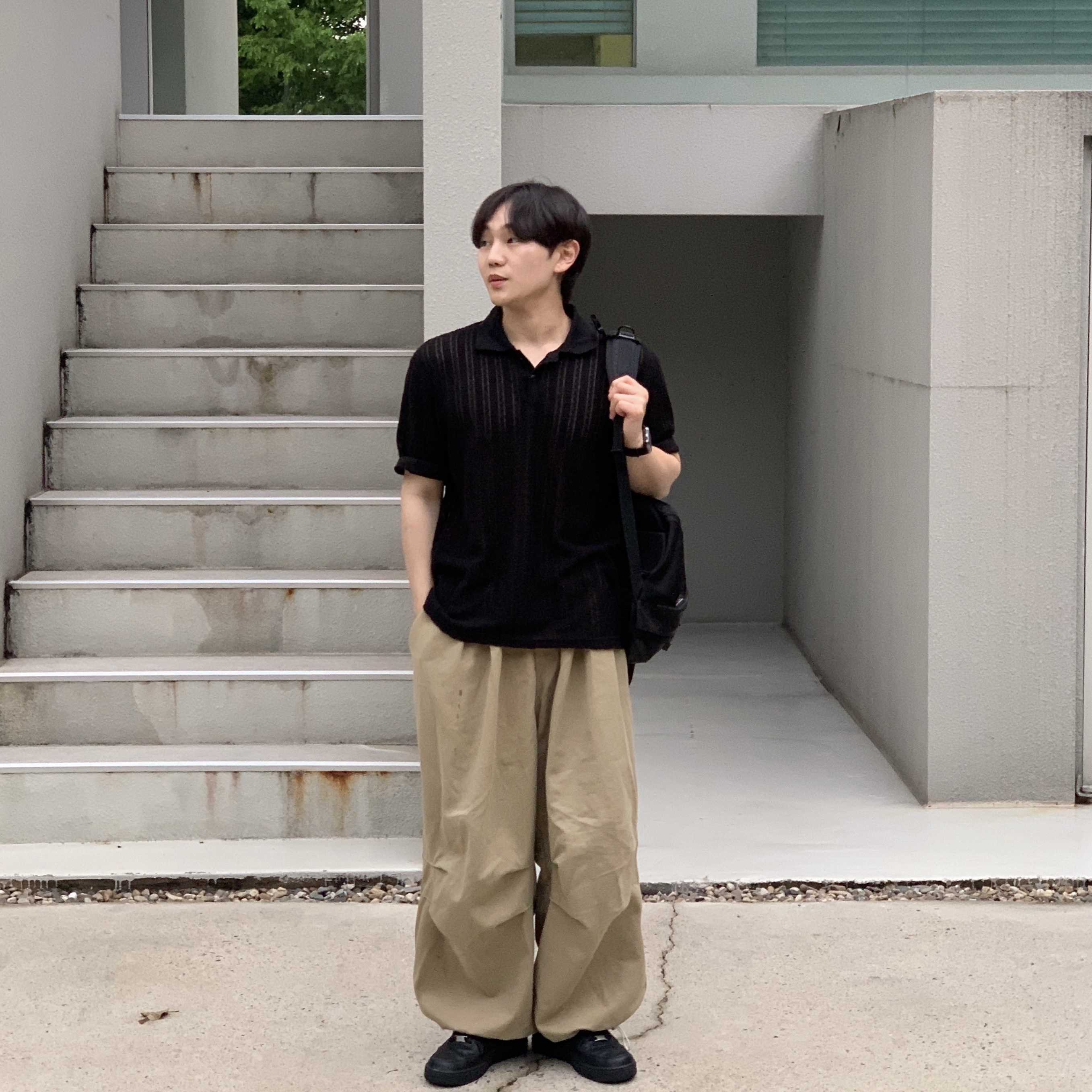 Nike Air Force 1 '07 Low Triple Black 착용 스타일 - 1