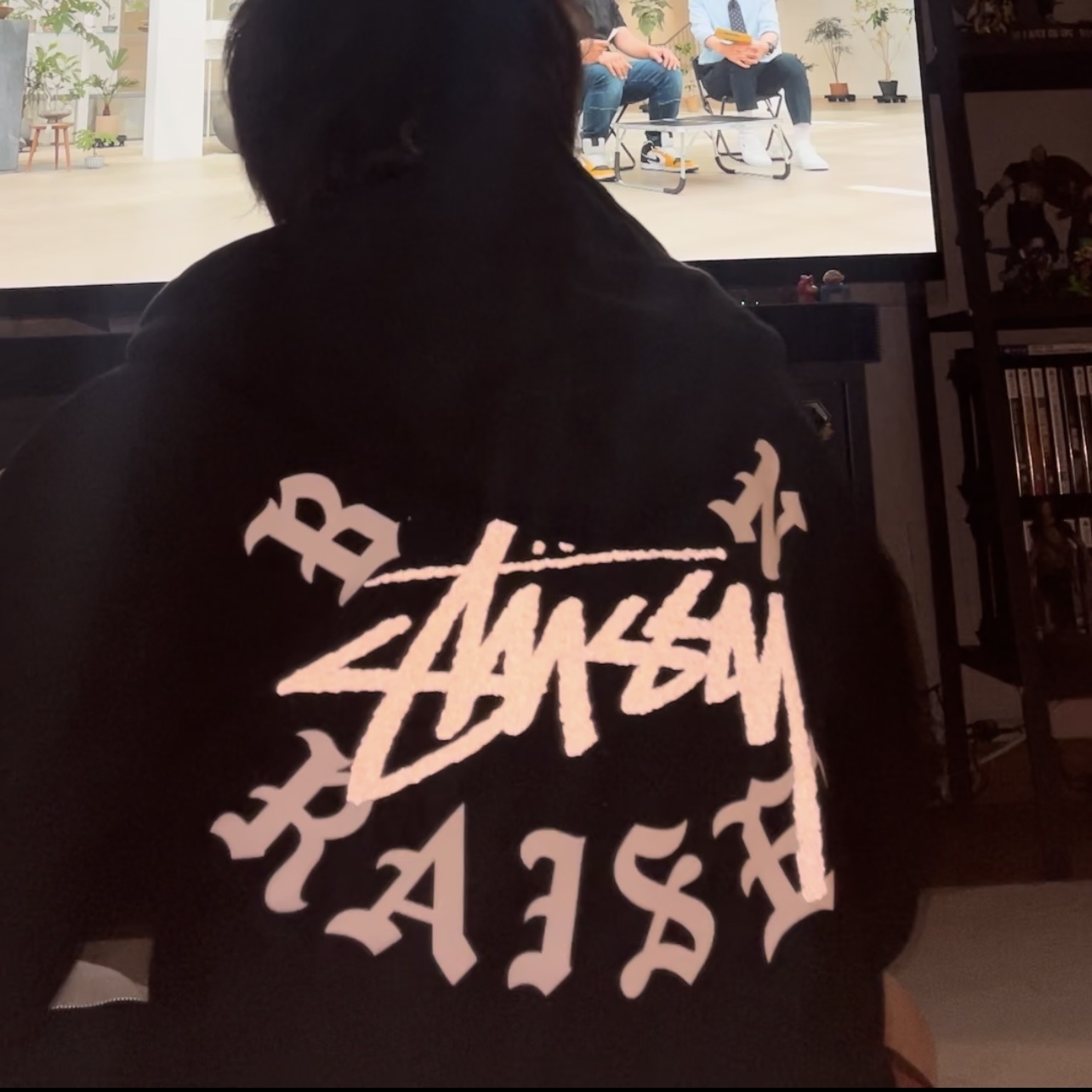 Stussy x Born X Raised Logo Zip Hoodie Black 착용 스타일