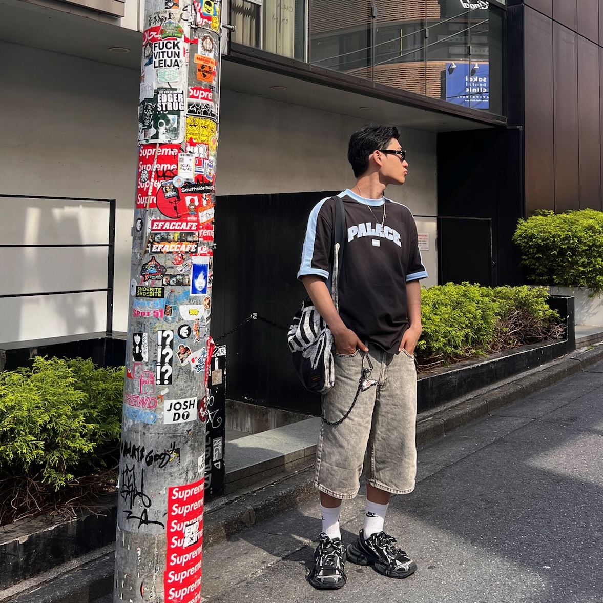 Gentle Monster x Maison Margiela MM107 Black Black, Palace Flag T-Shirt Black - 24SS 착용 스타일