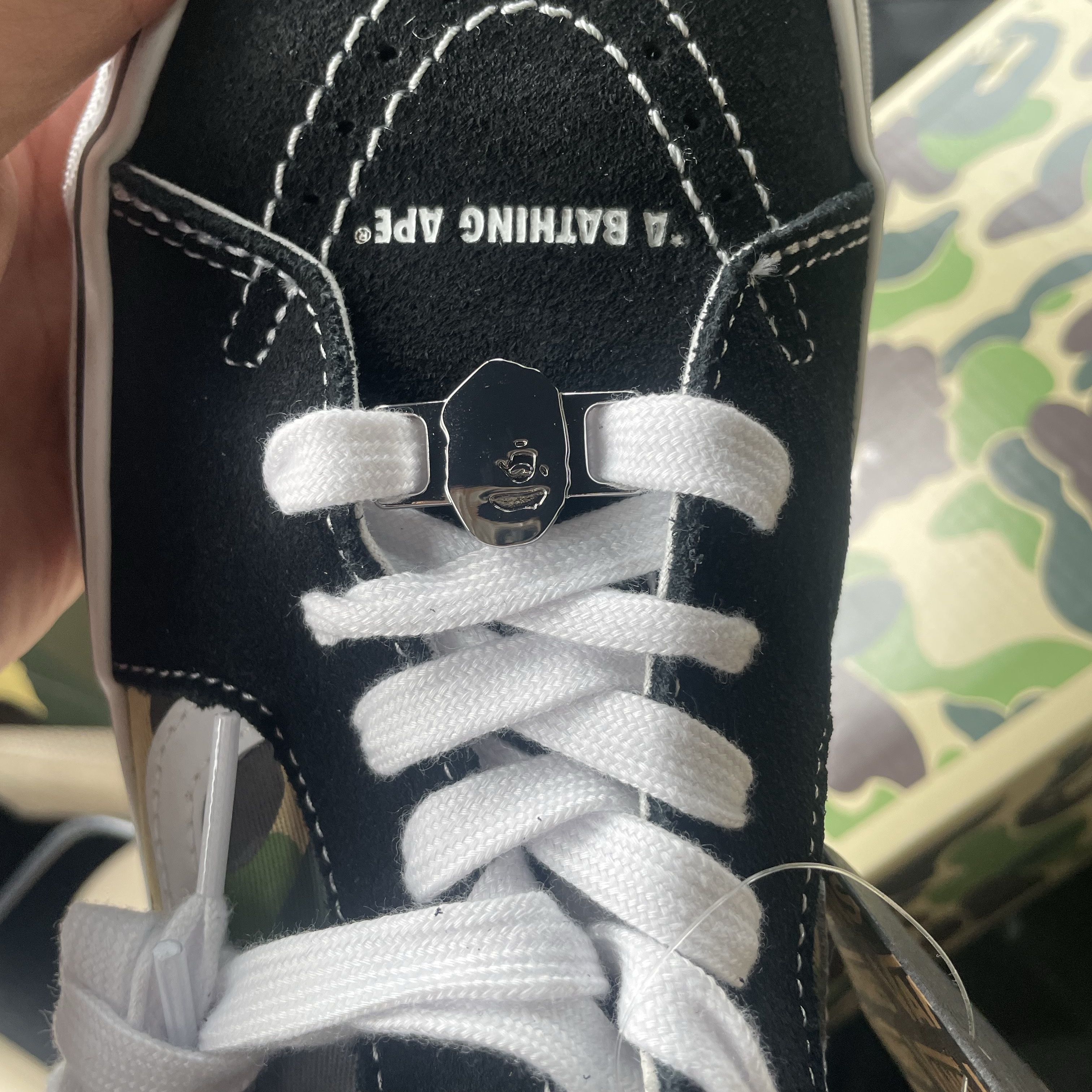 Vans x BAPE Sk8-Mid Reissue 83 LX Black 착용 스타일 - 4