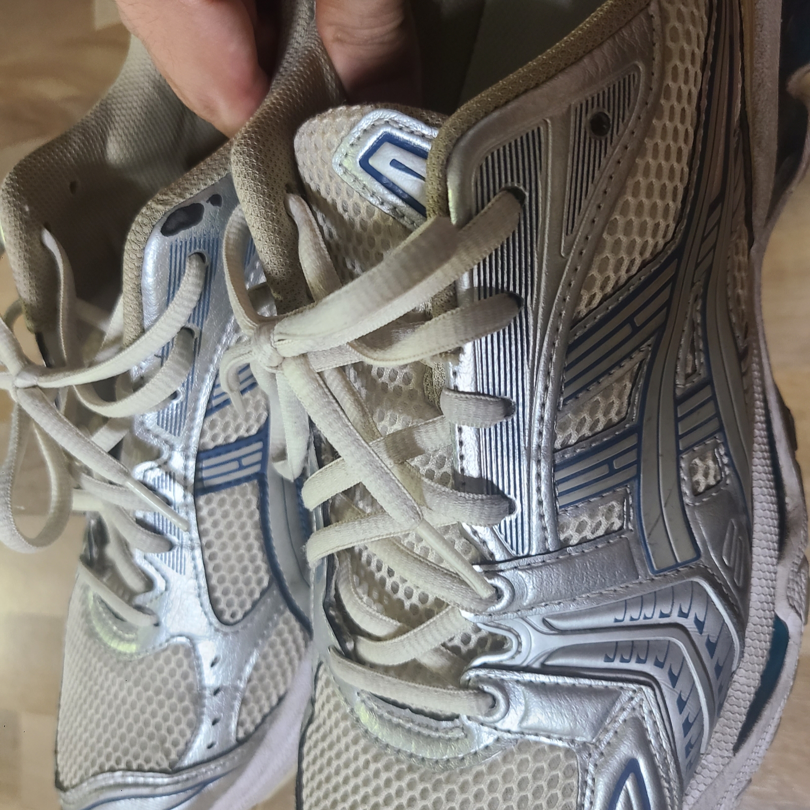 Asics Gel-Kayano 14 Cream Pure Silver 착용 스타일