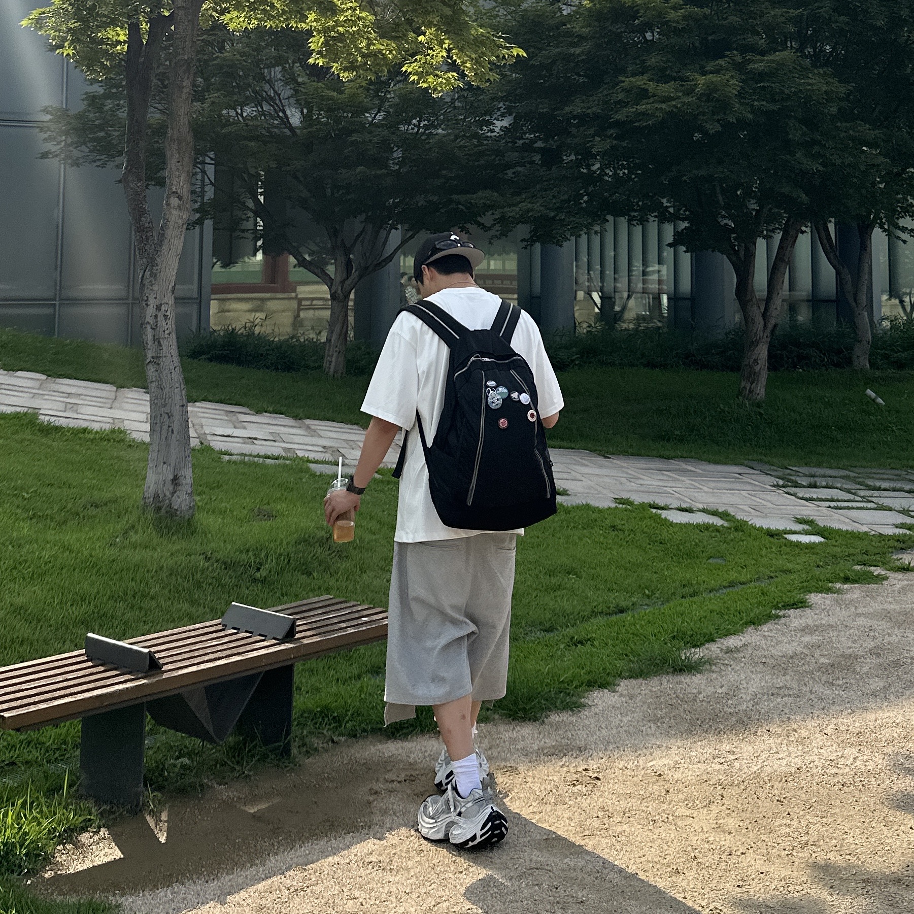 Balenciaga 10XL Sneakers White Grey Silver Black, Supreme Gold Cross S Logo New Era Black - 24SS 착용 스타일 - 3