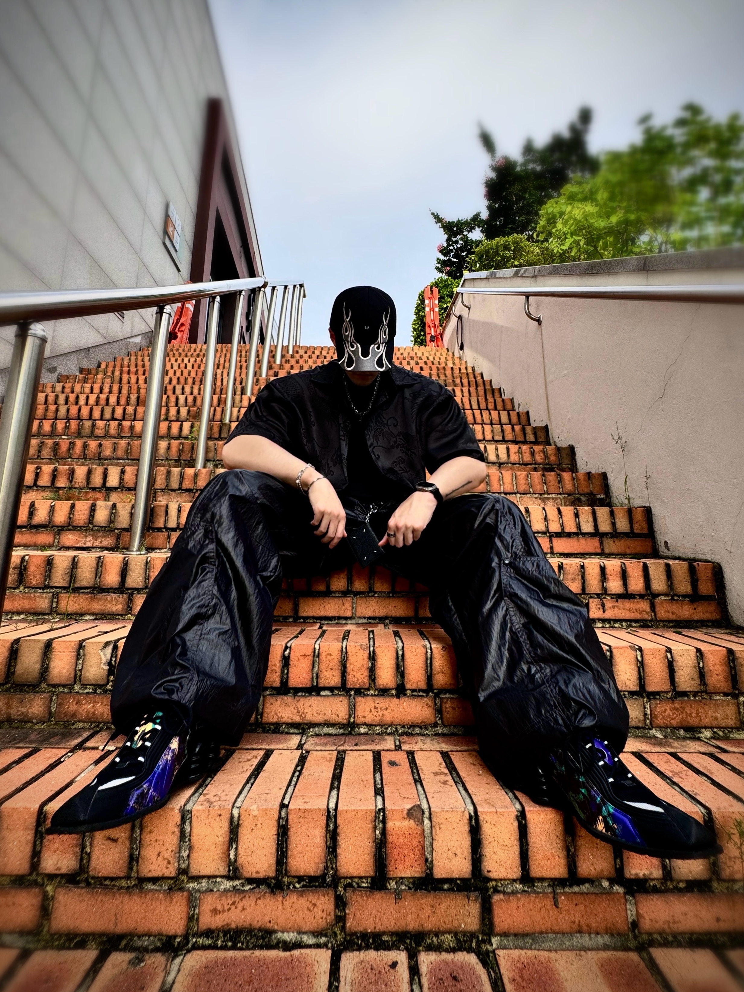 Maison Margiela Keyring Wallet Black, Yeezy Gap Engineered By Balenciaga Flame Cap Black 착용 스타일 - 3