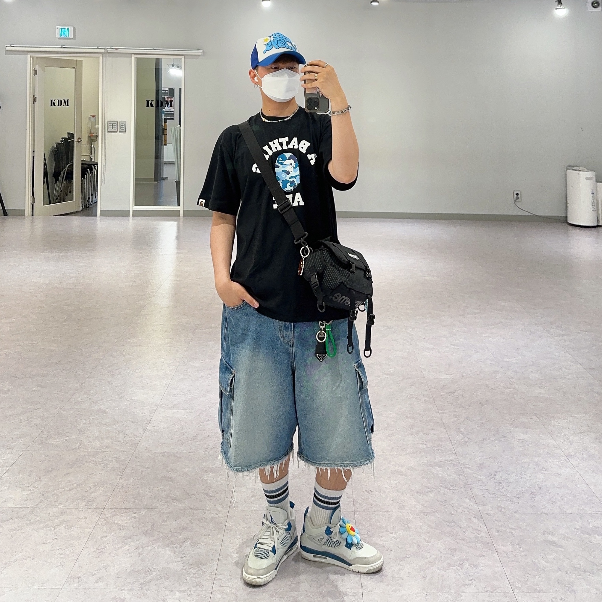 BAPE ABC Camo College T-Shirt Black Blue, Supreme Mini Duffle Bag Black - 24SS 착용 스타일