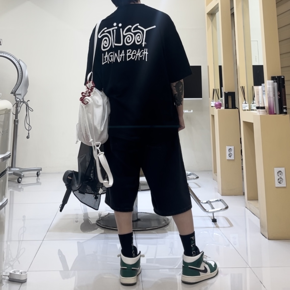 Supreme Script Baggy Denim Short Washed Black - 24SS, Jordan 1 Mid Pine Green 착용 스타일 - 2