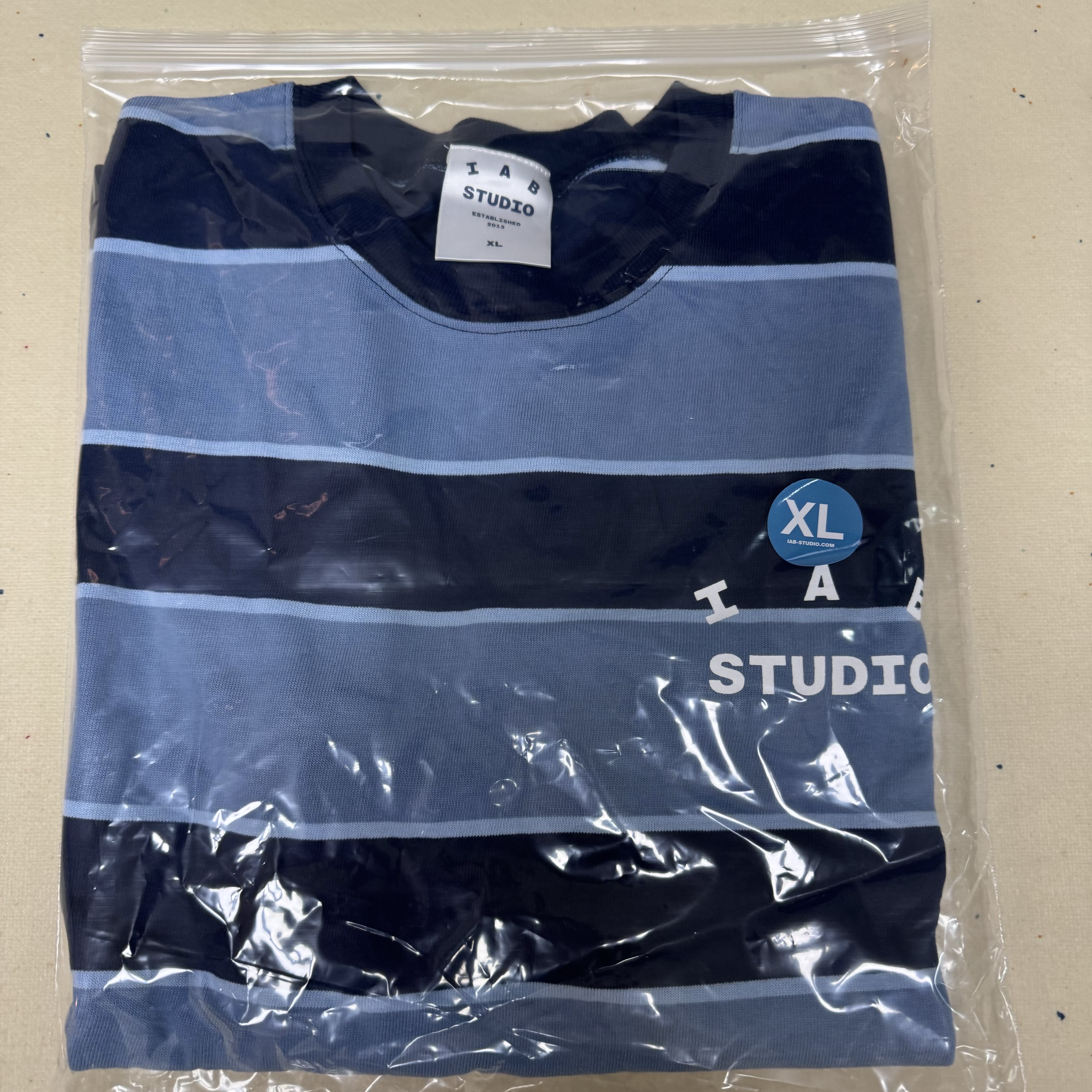IAB Studio Striped T-Shirt Blue White 착용 스타일 - 2