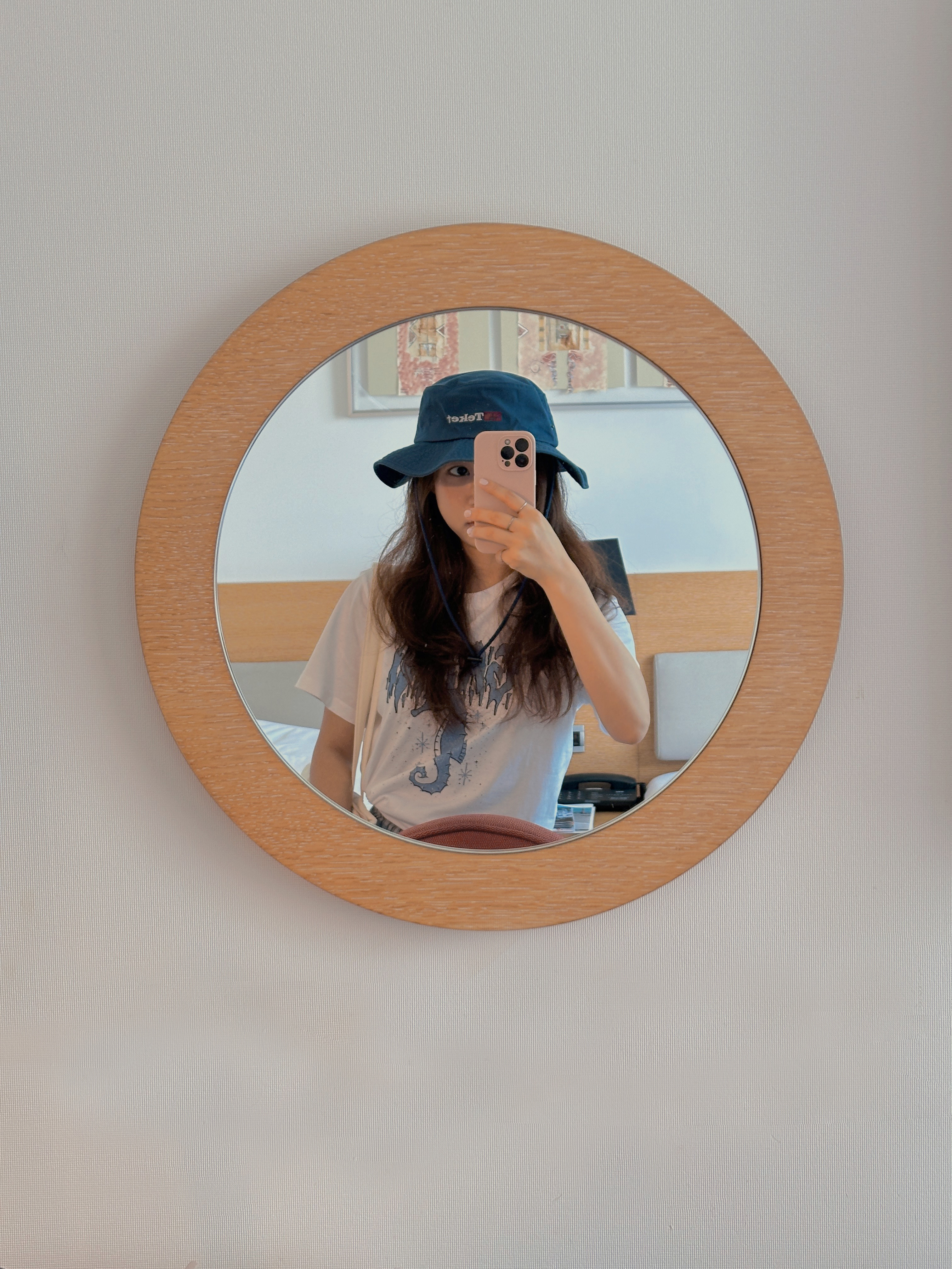 New Balance 860v2 Sea Salt Vintage Indigo, (W) Ganni White Relaxed Seahorse T-Shirt Bright White 착용 스타일 - 5