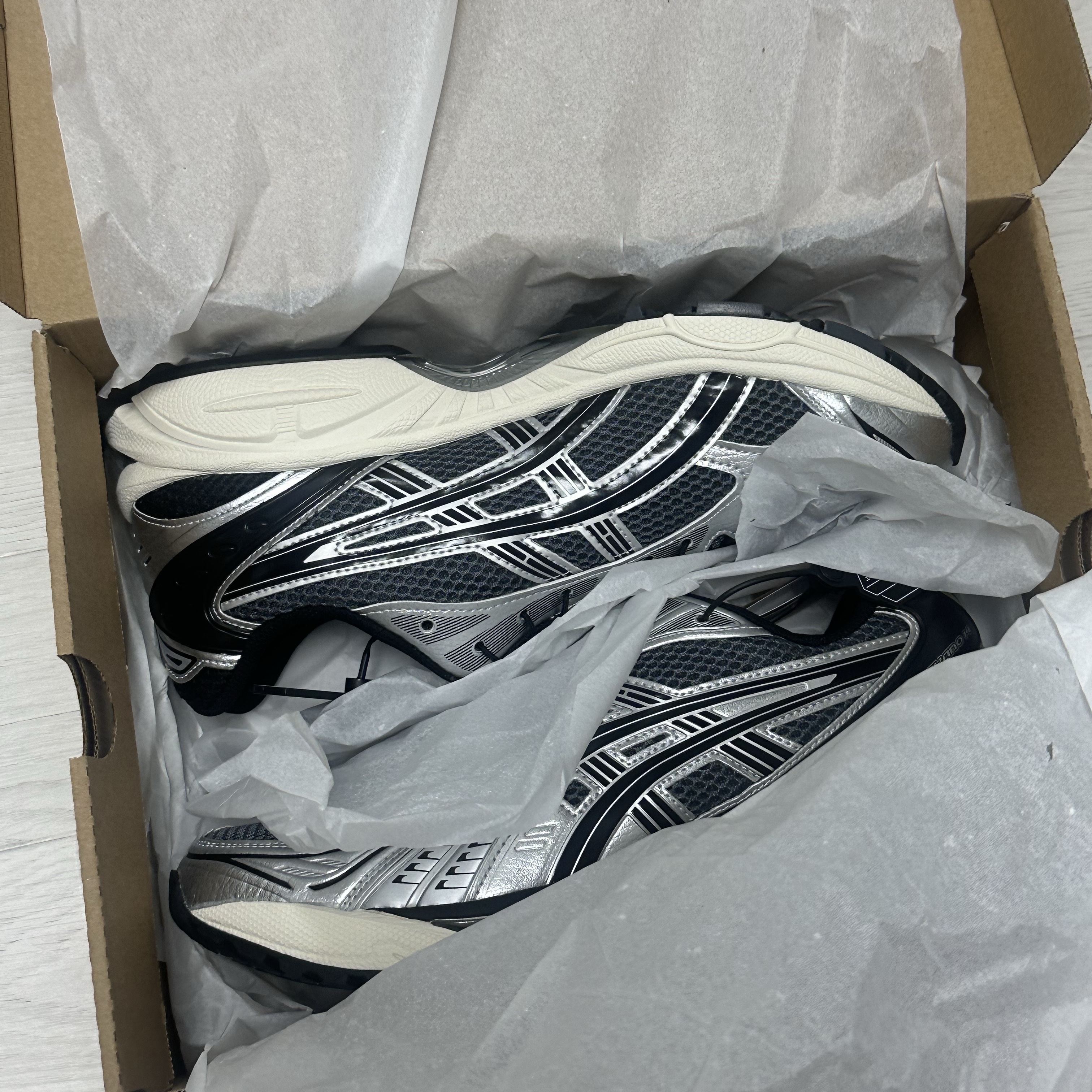 Asics Unlimited Gel-Kayano 14 Carrier Grey Black 착용 스타일 - 1